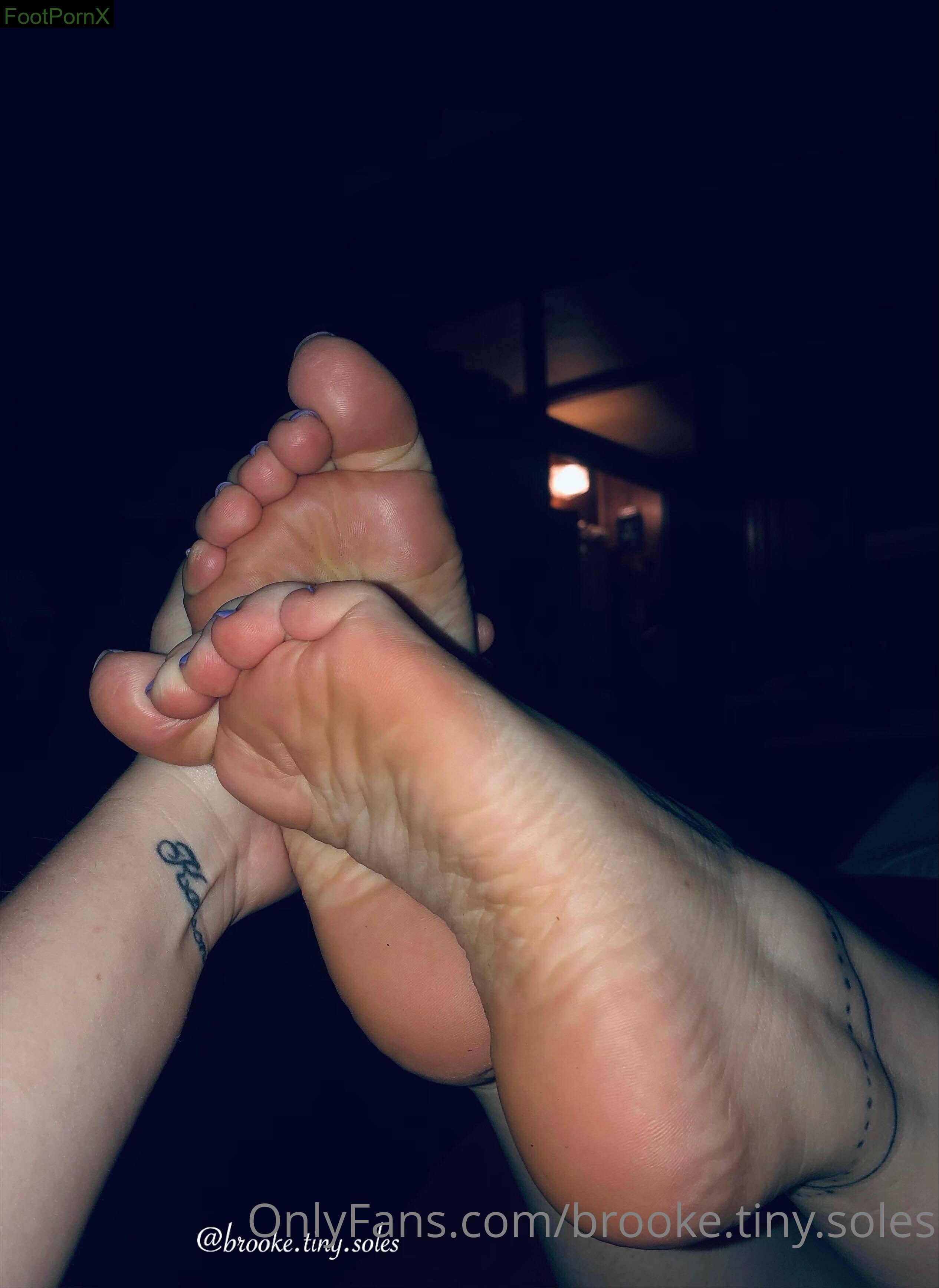 brooke.tiny.soles feet