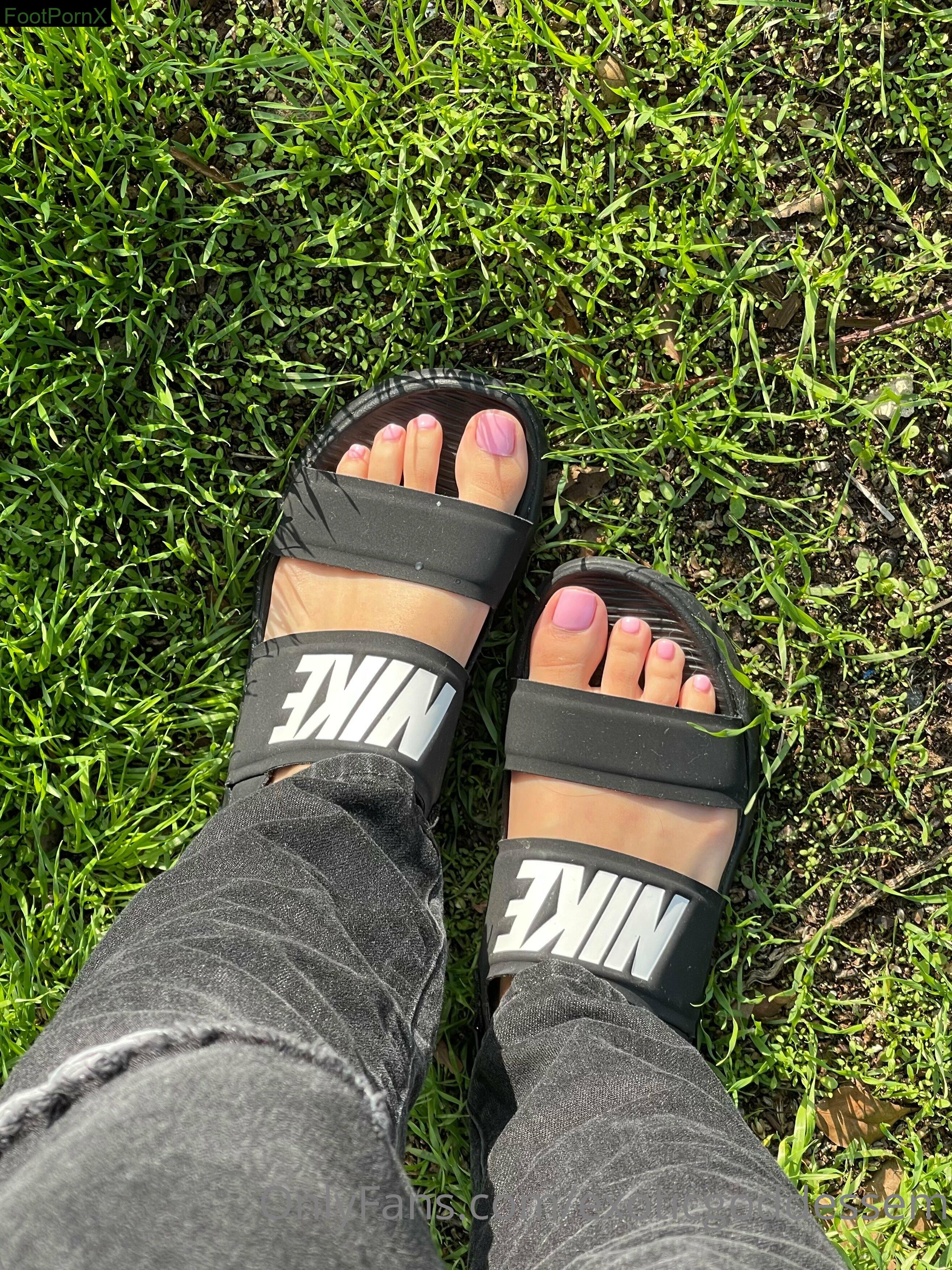 exoticgoddessem feet