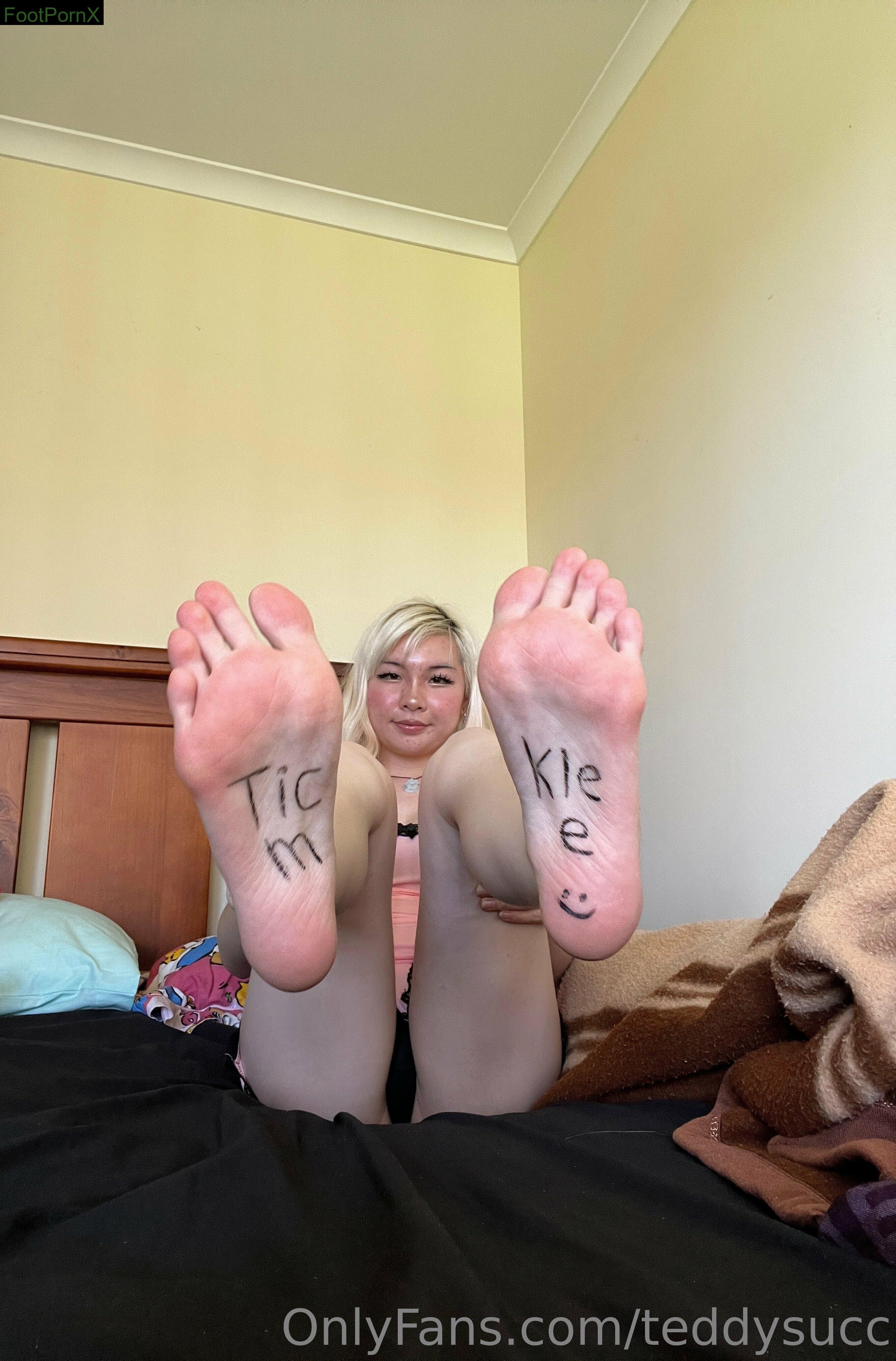 teddysucc feet