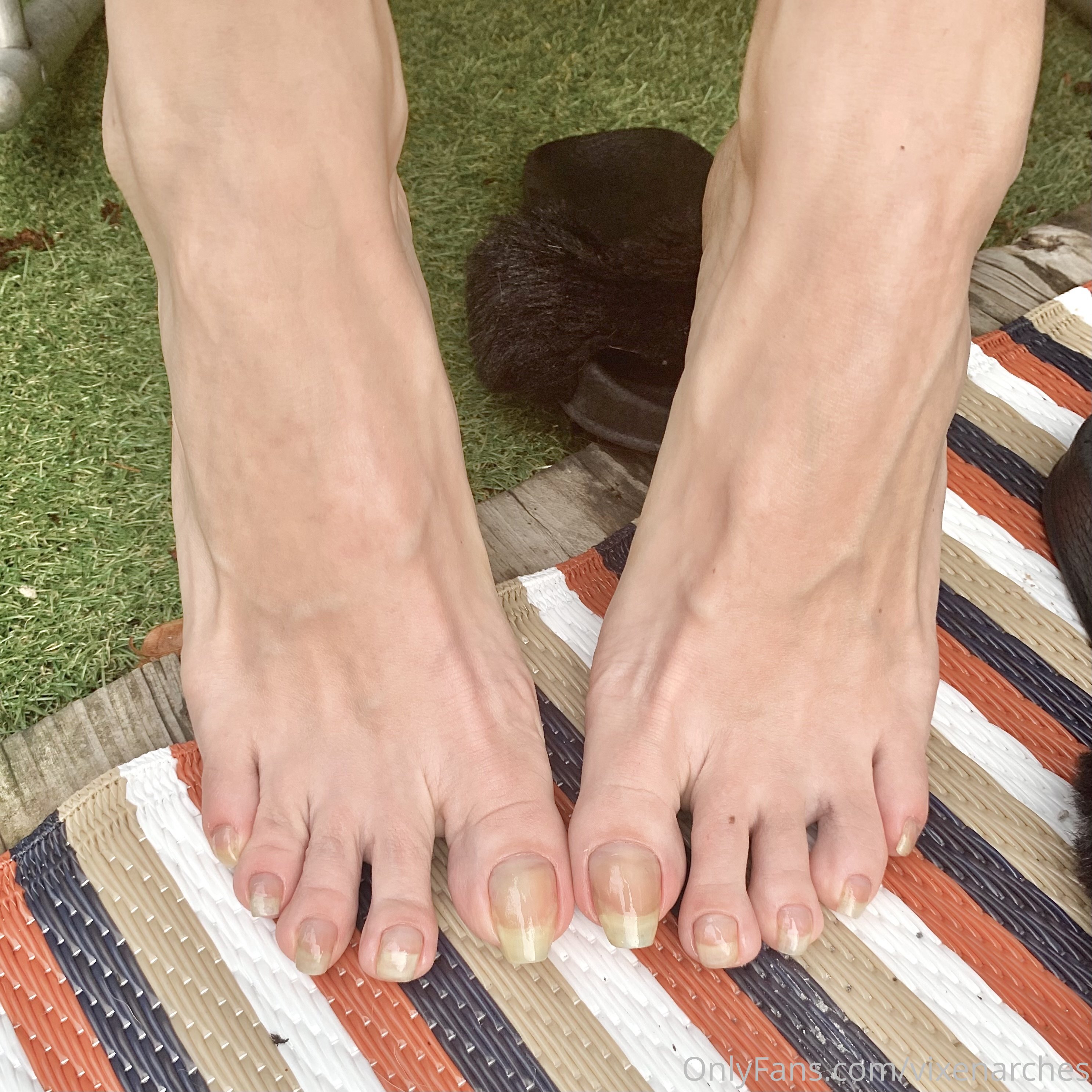 vixenarches feet