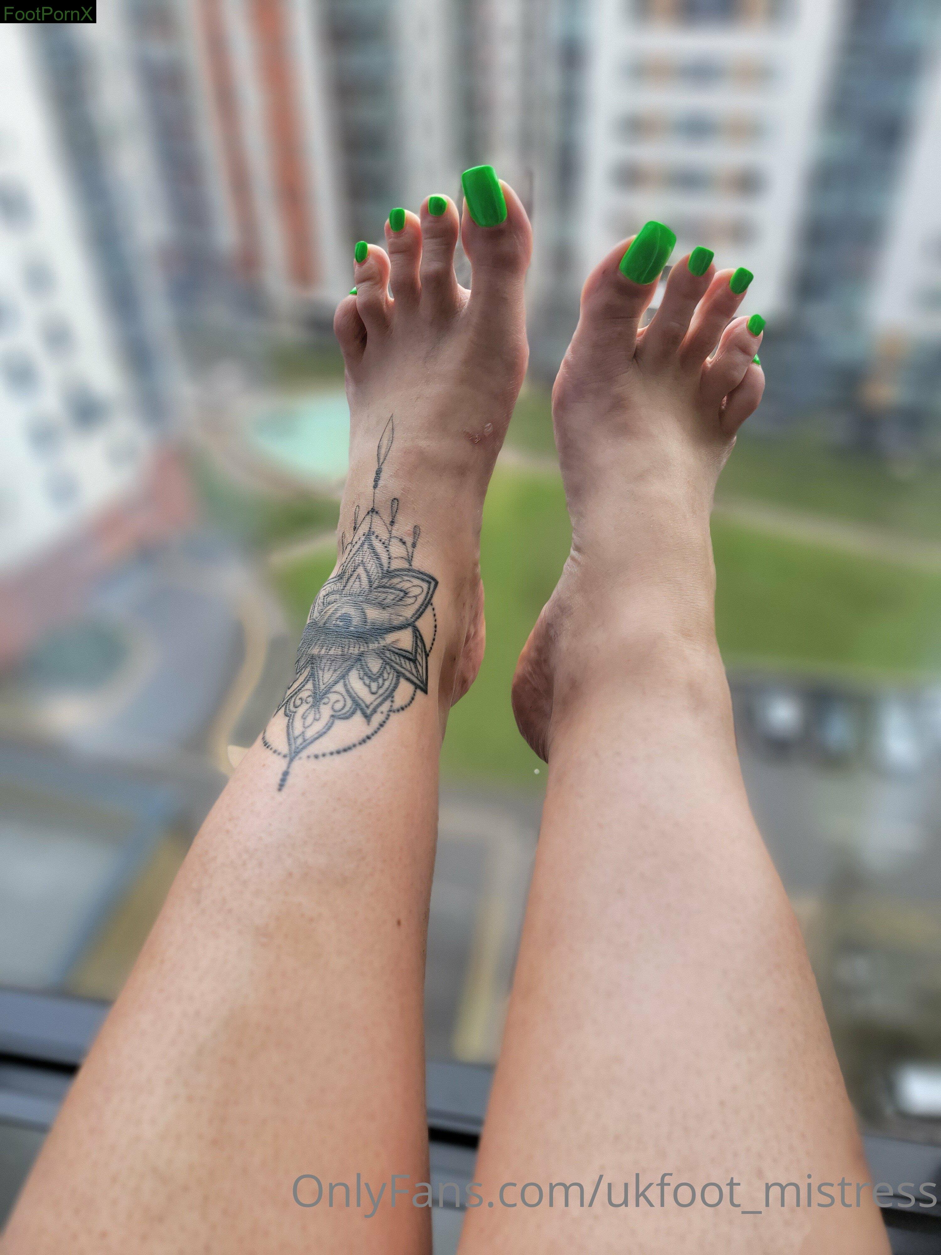 ukfoot_mistress feet