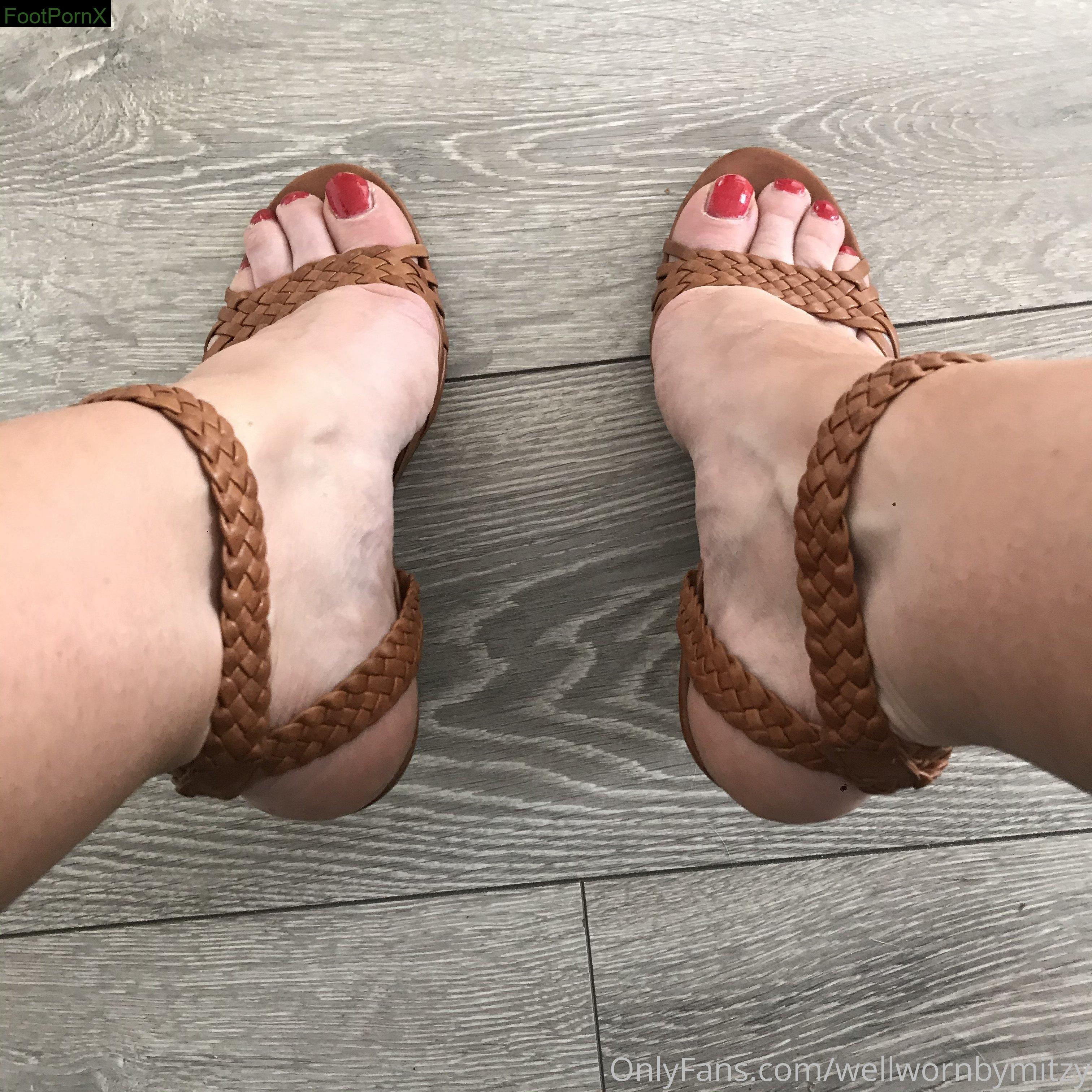 wellwornbymitzy feet