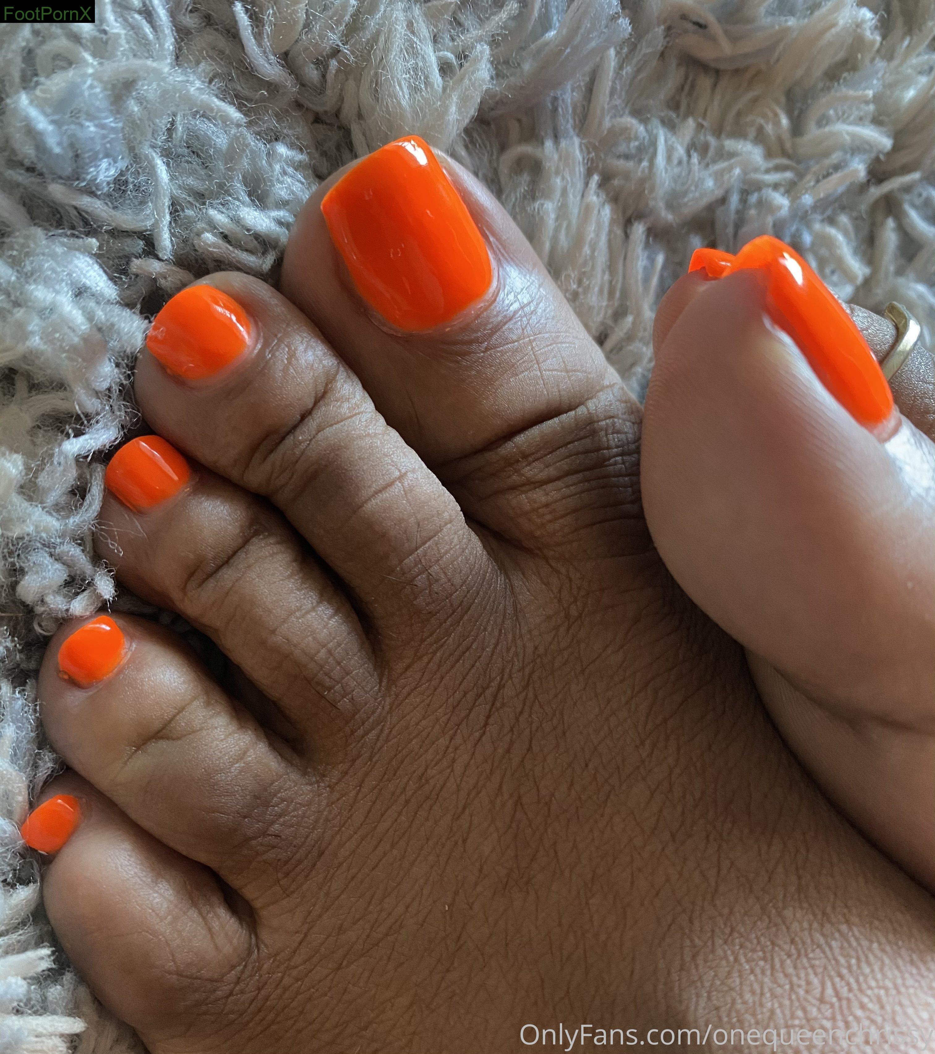 onequeenchrissy feet