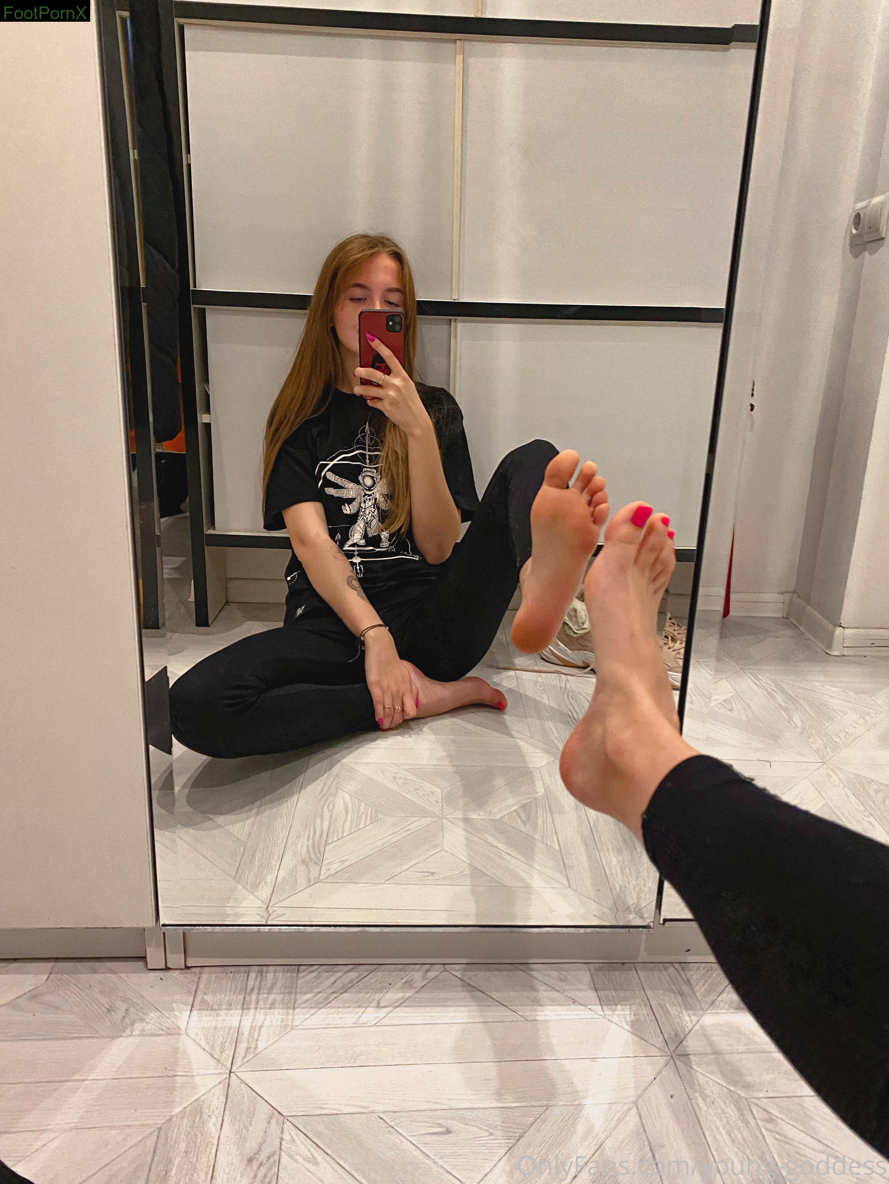 young-goddess feet