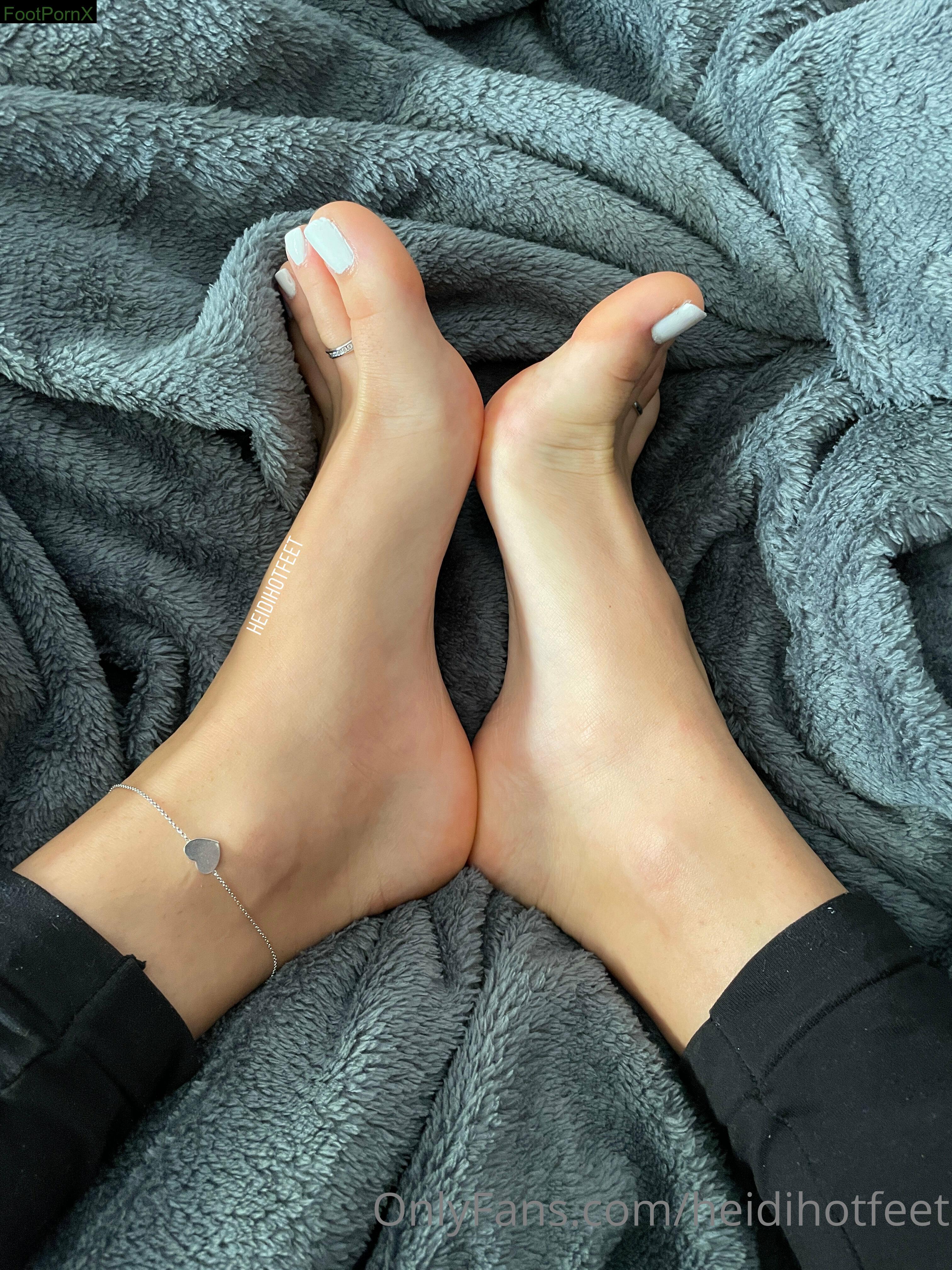 heidihotfeet feet