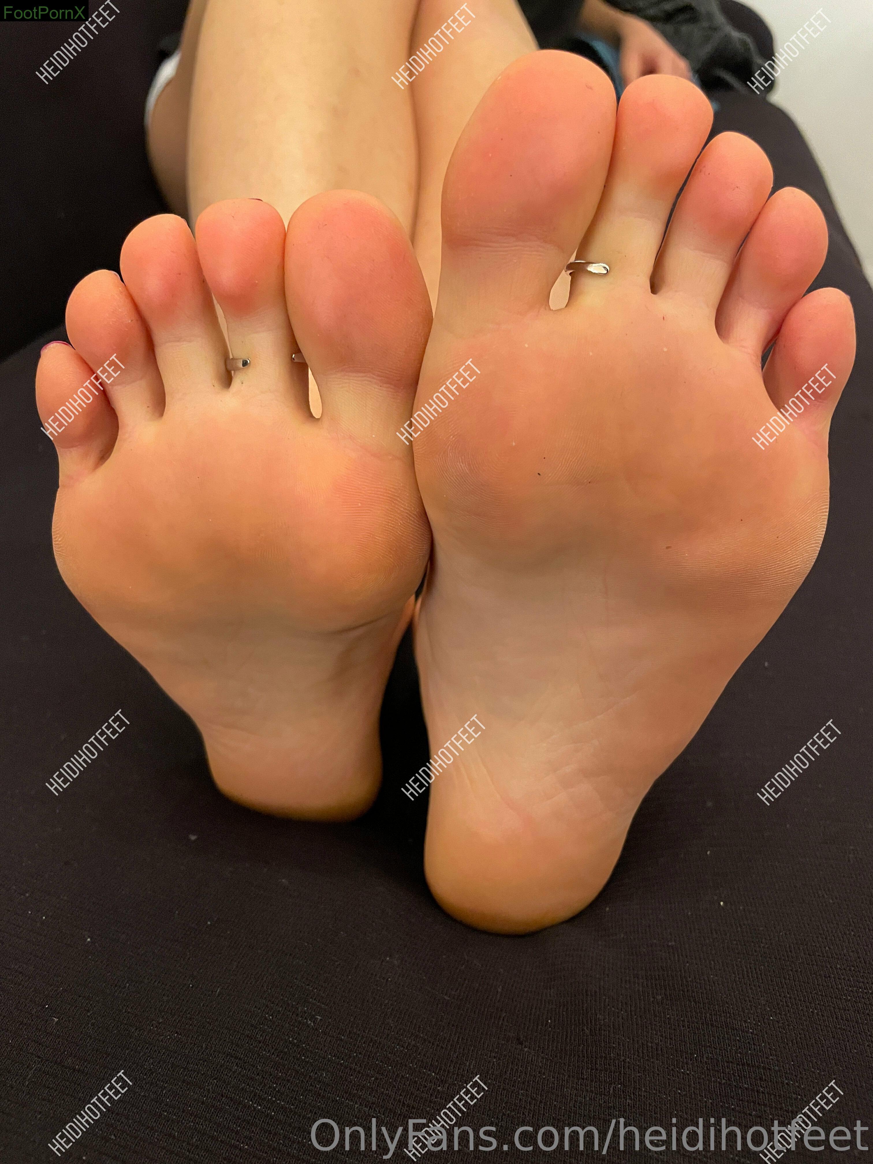 heidihotfeet feet