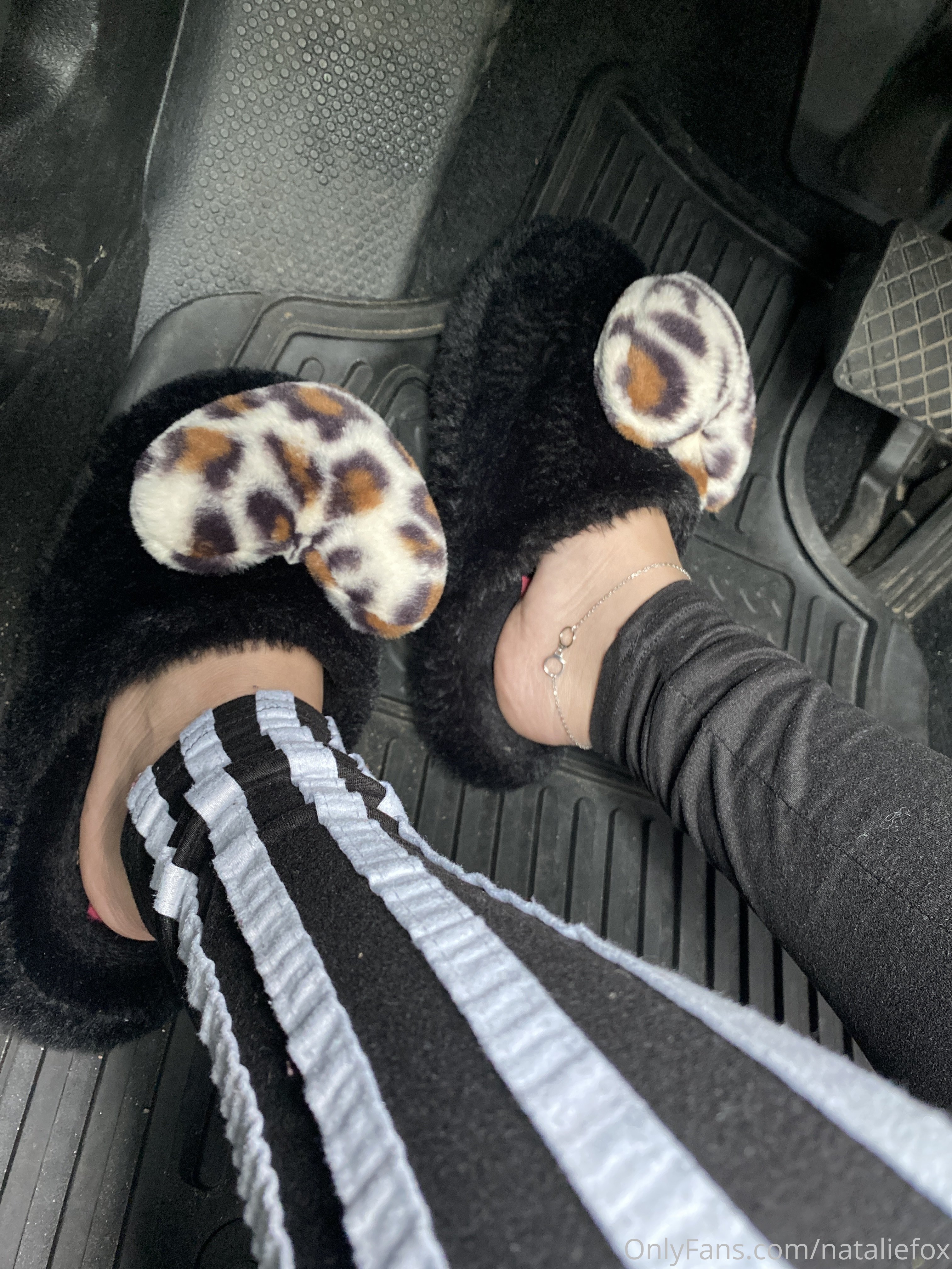 nataliefox feet