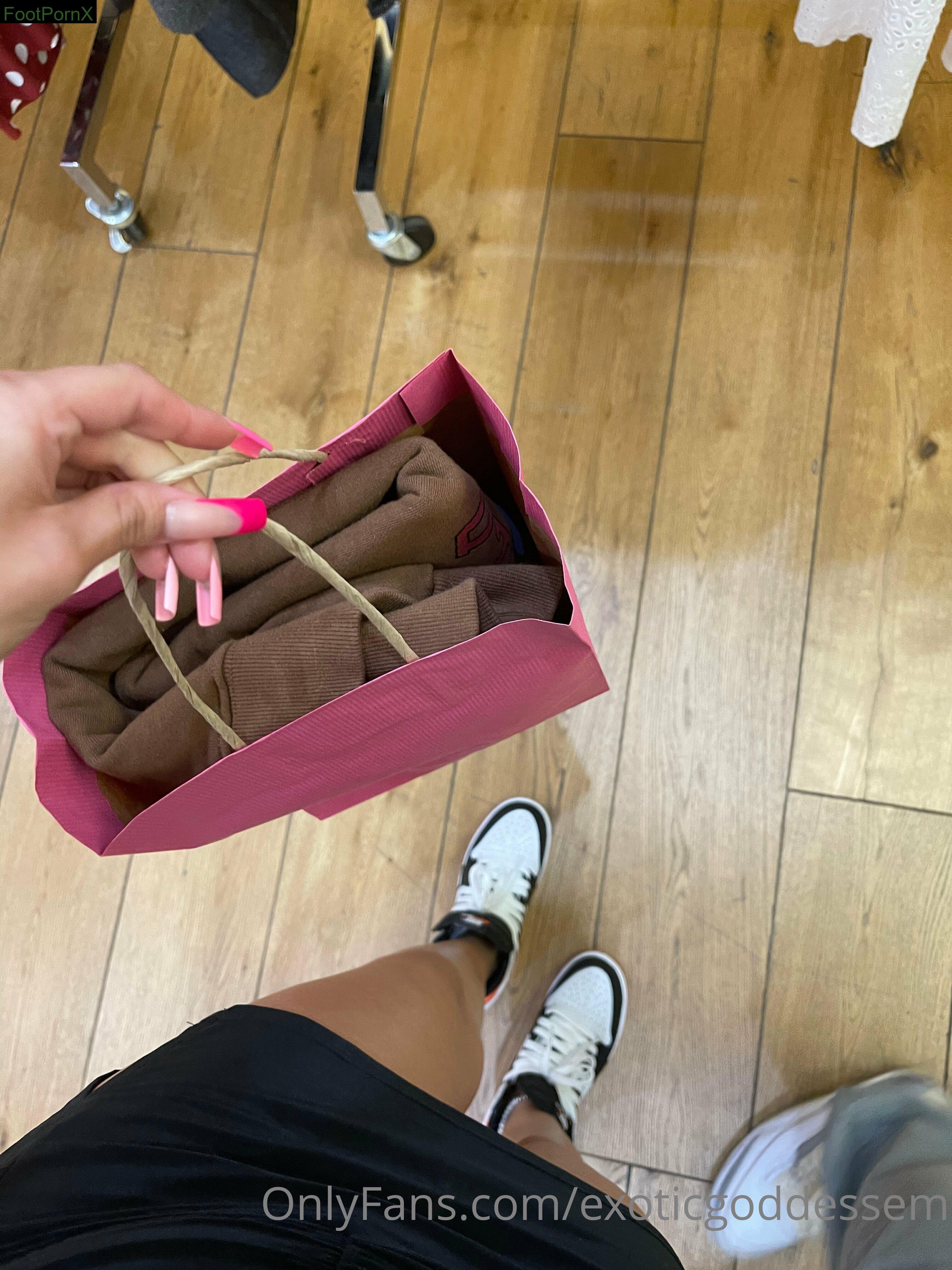 exoticgoddessem feet