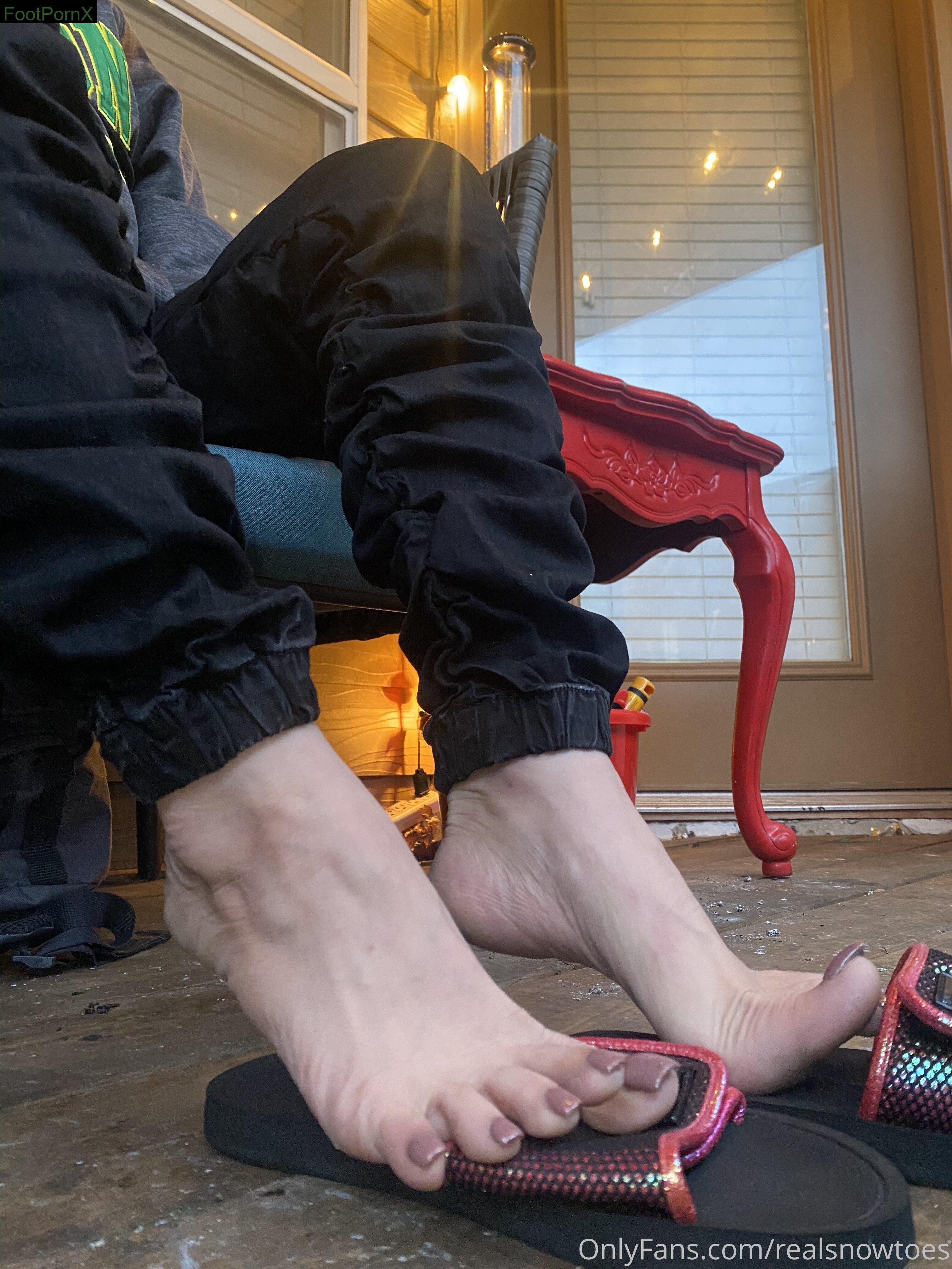 realsnowtoes feet