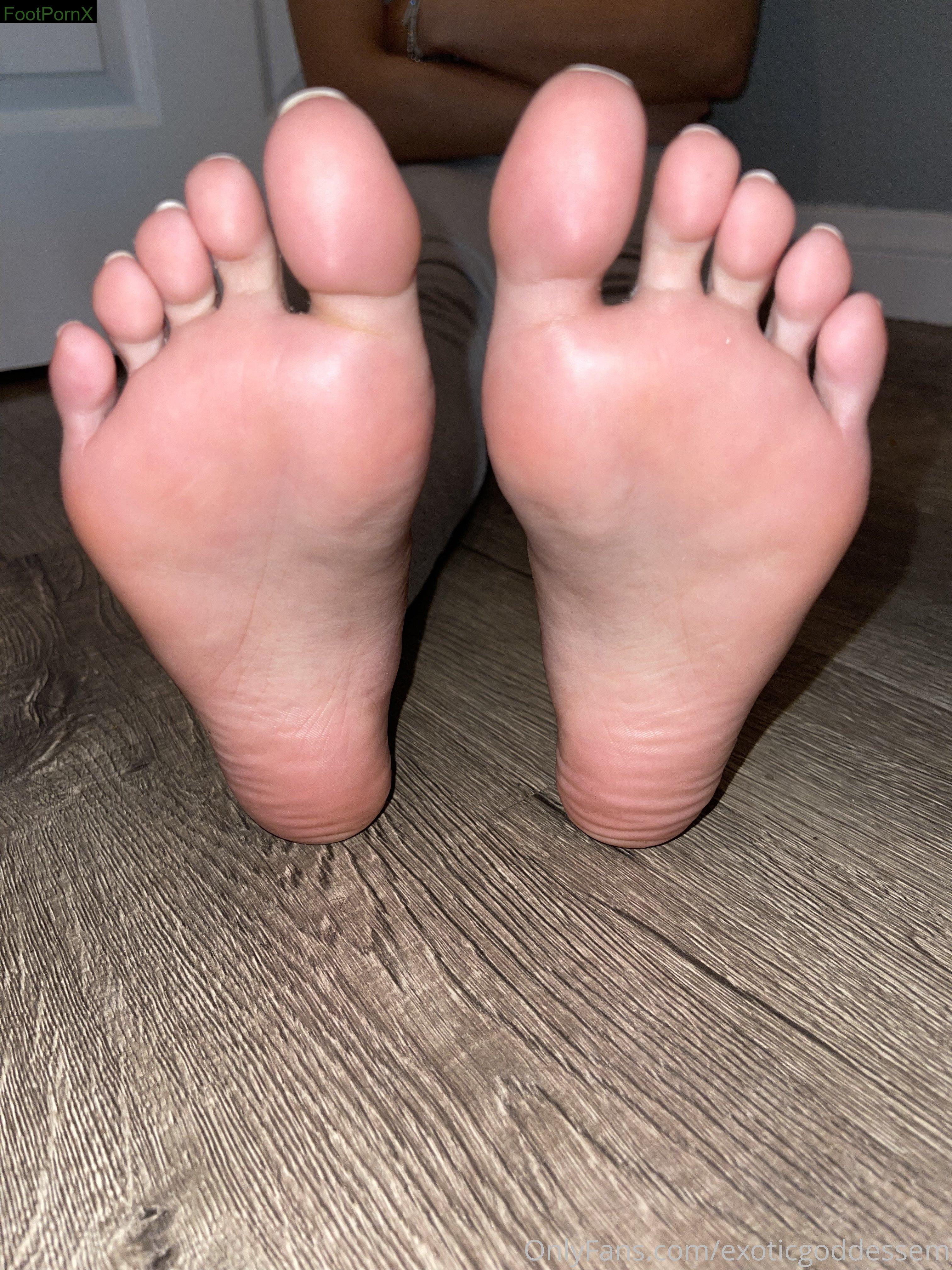 exoticgoddessem feet