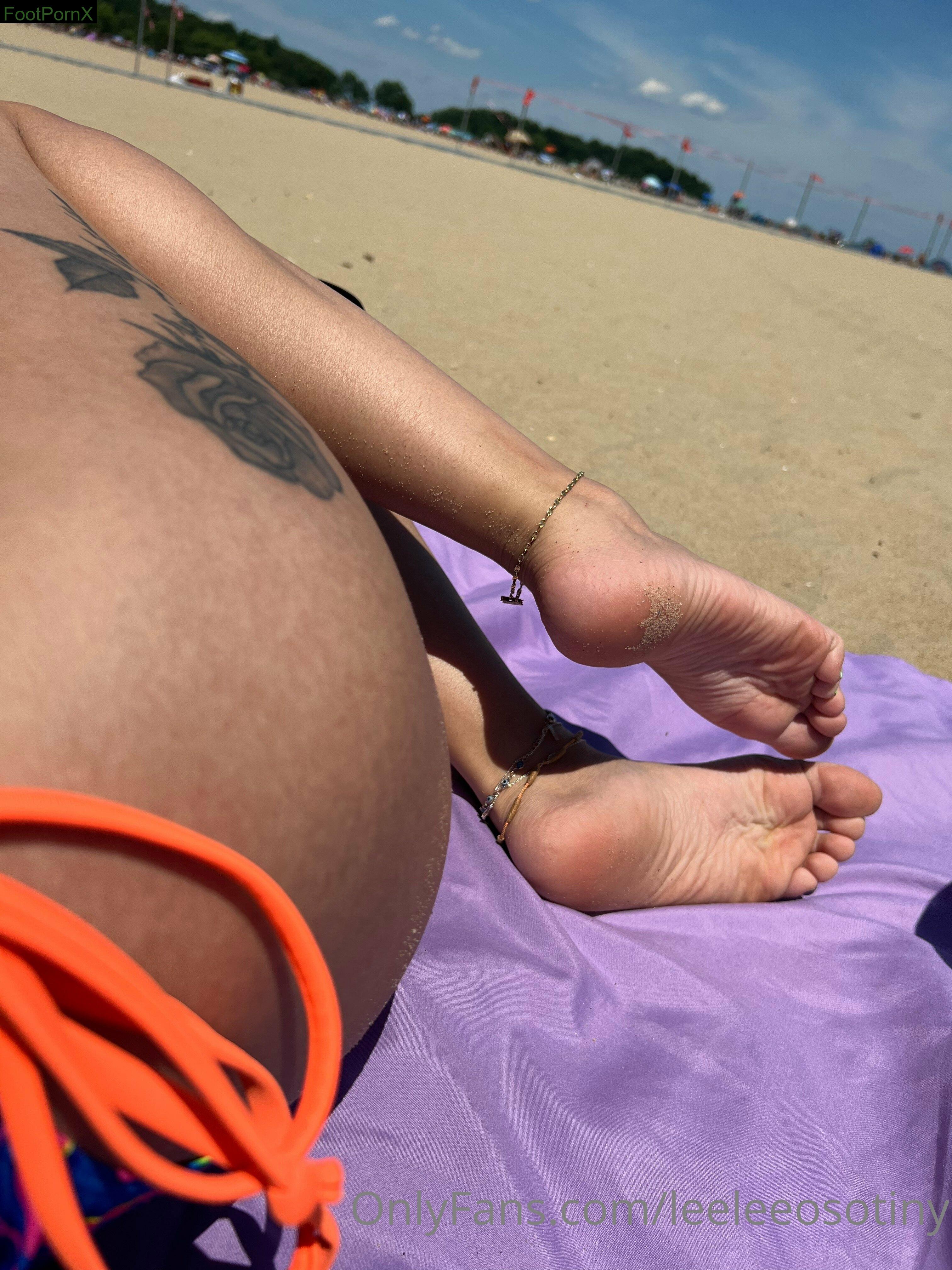 leeleeosotiny feet