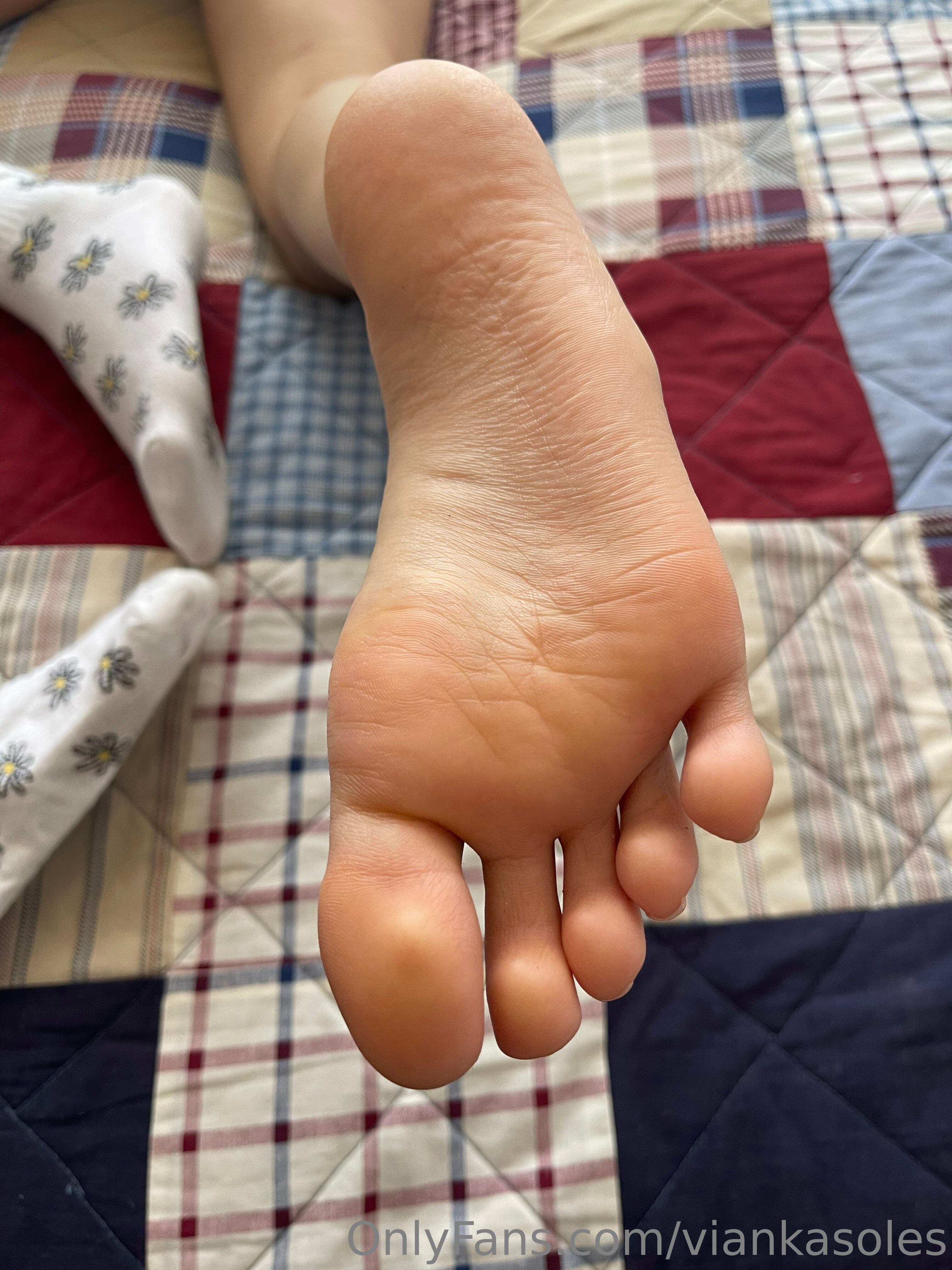 viankasoles feet