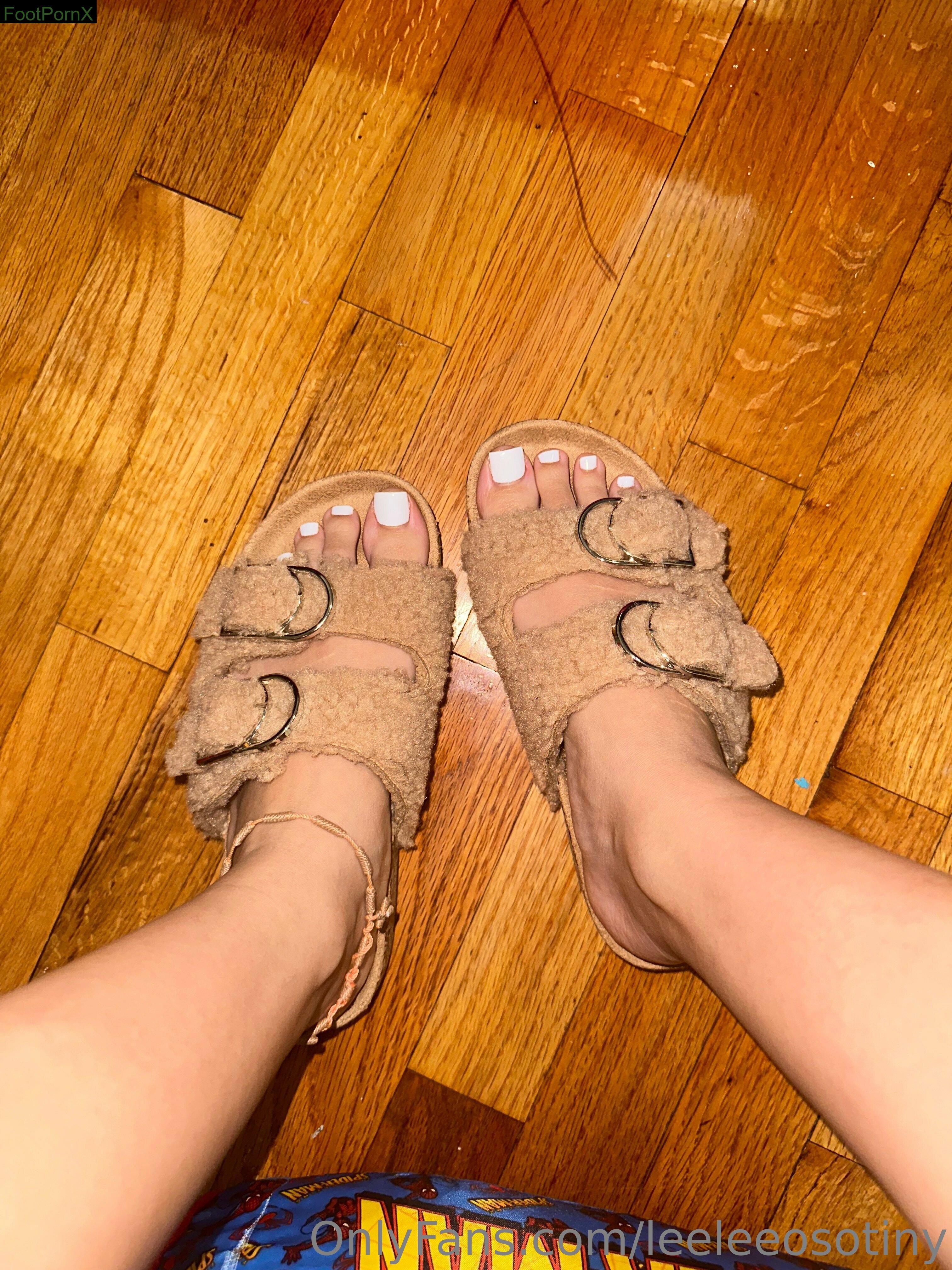 leeleeosotiny feet