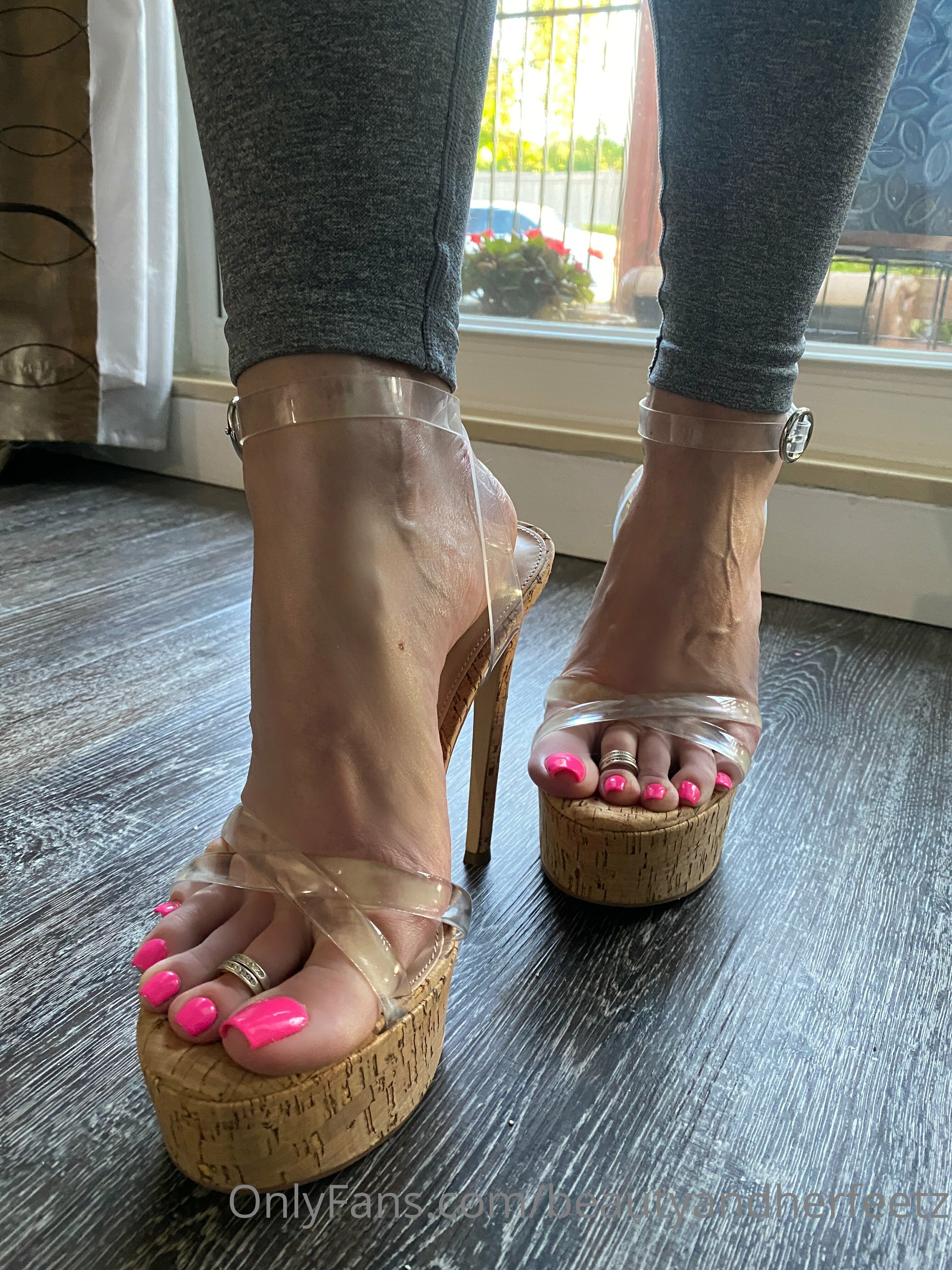 beautyandherfeetz feet