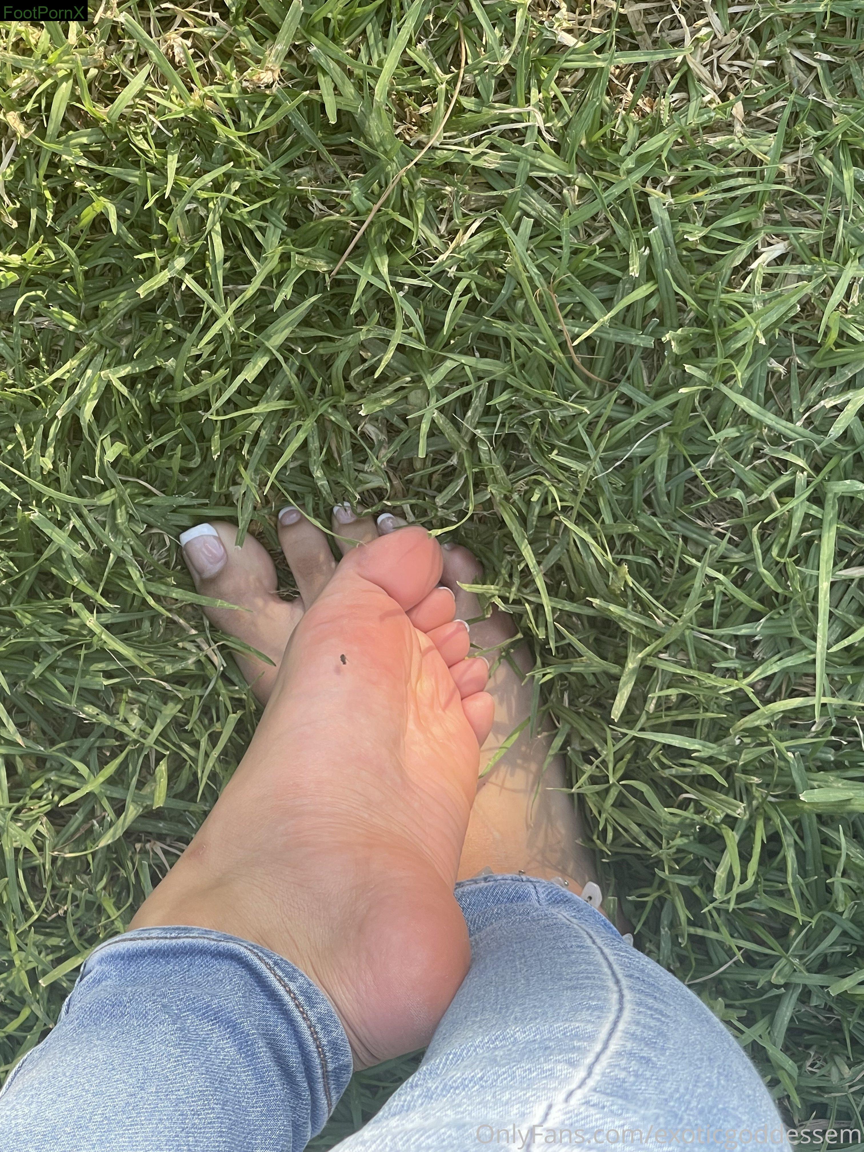 exoticgoddessem feet