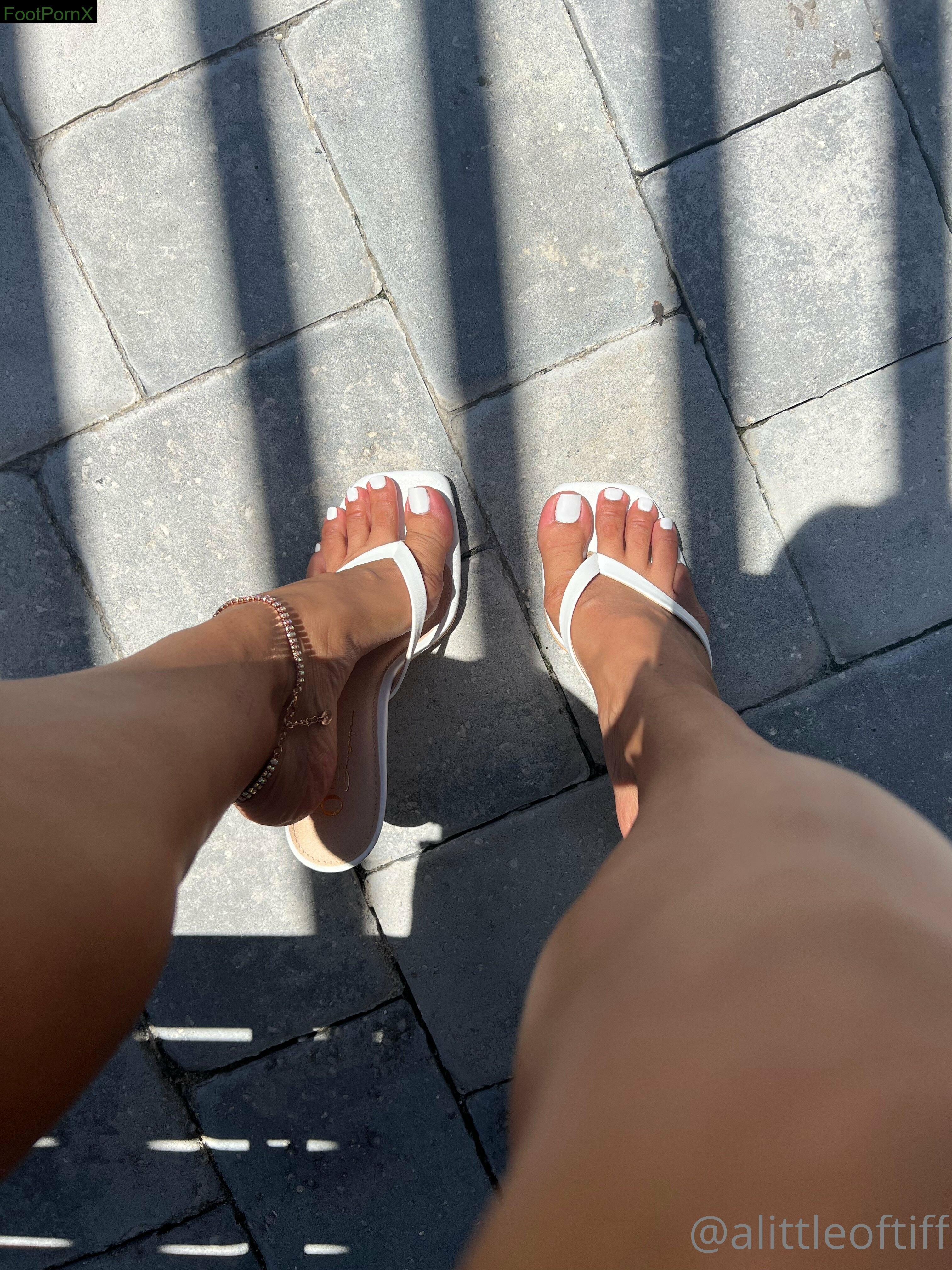 alittleoftiff feet