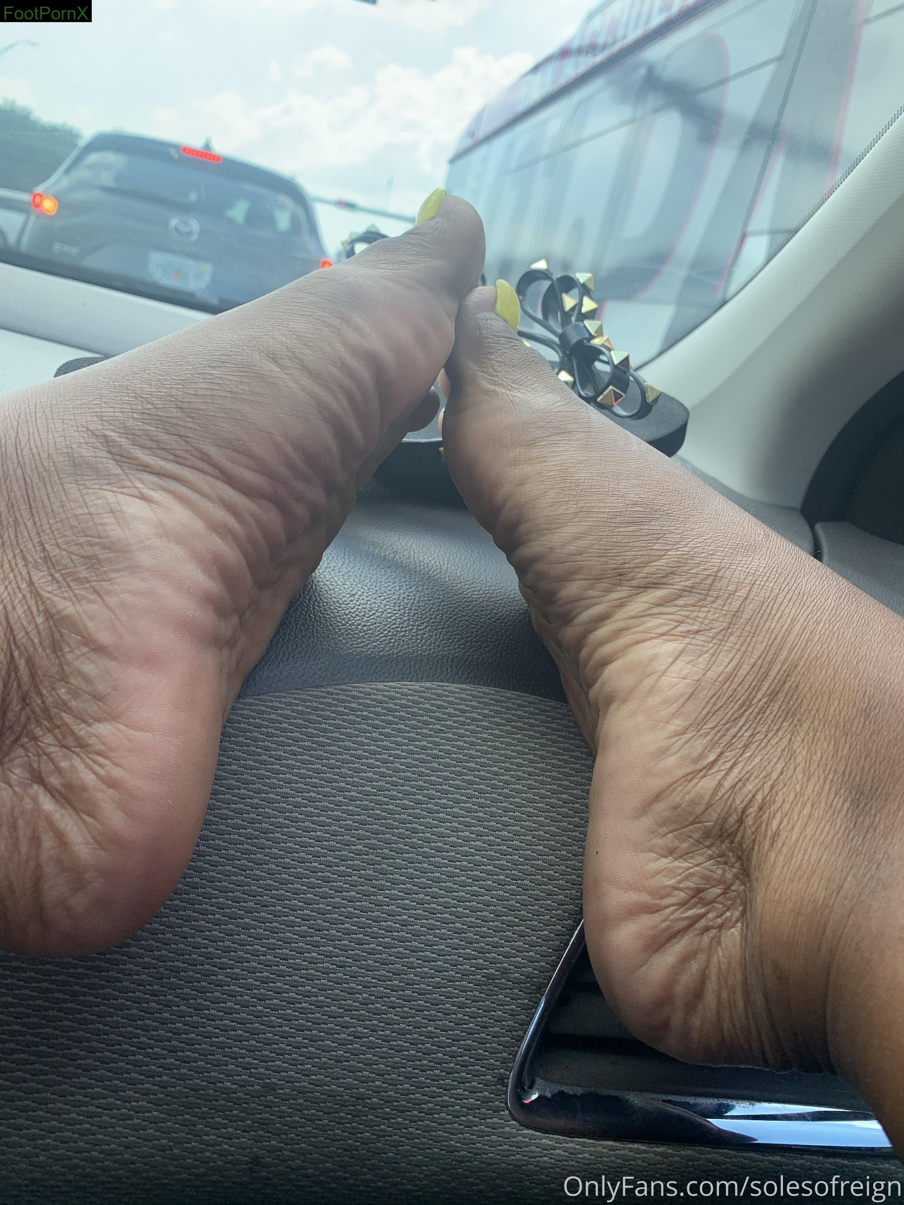 thagoddessreignn feet