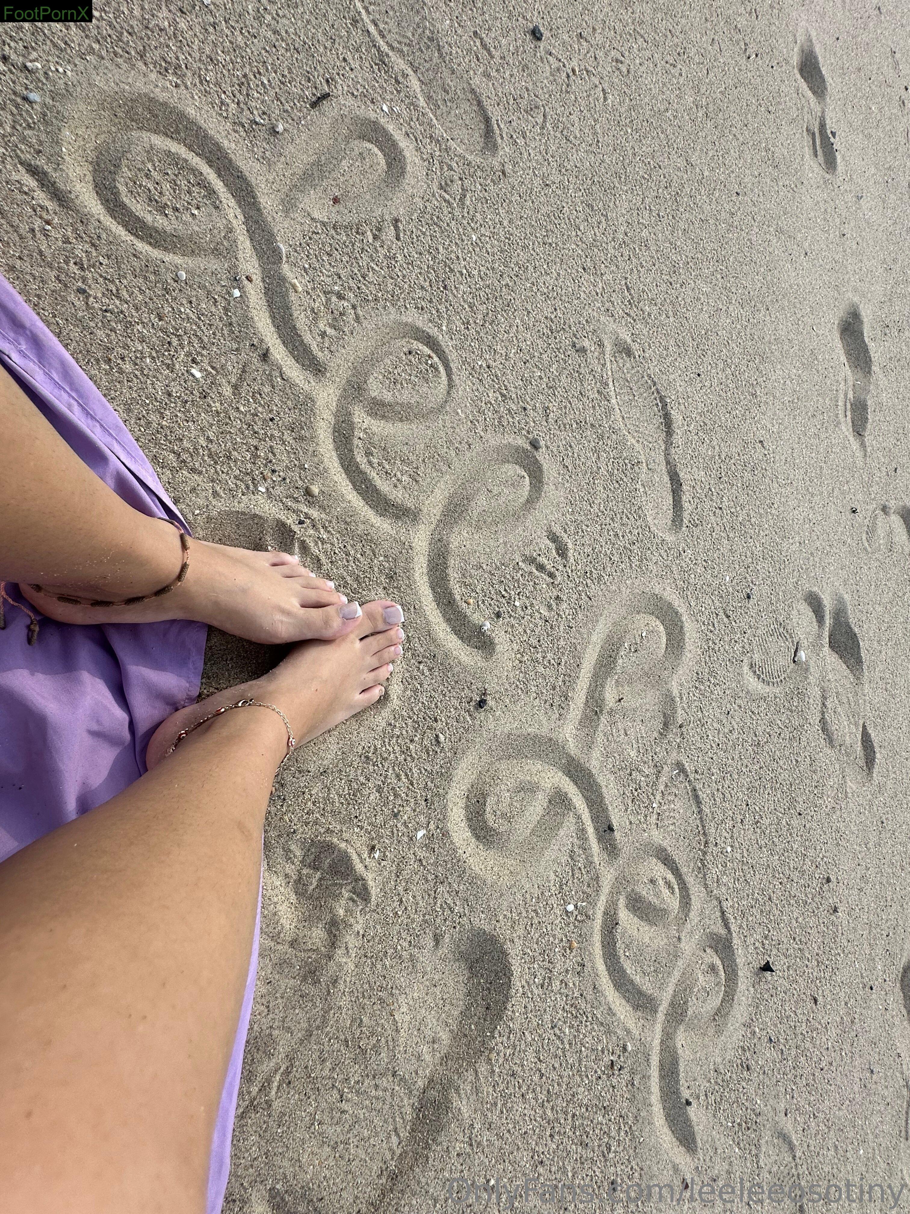 leeleeosotiny feet