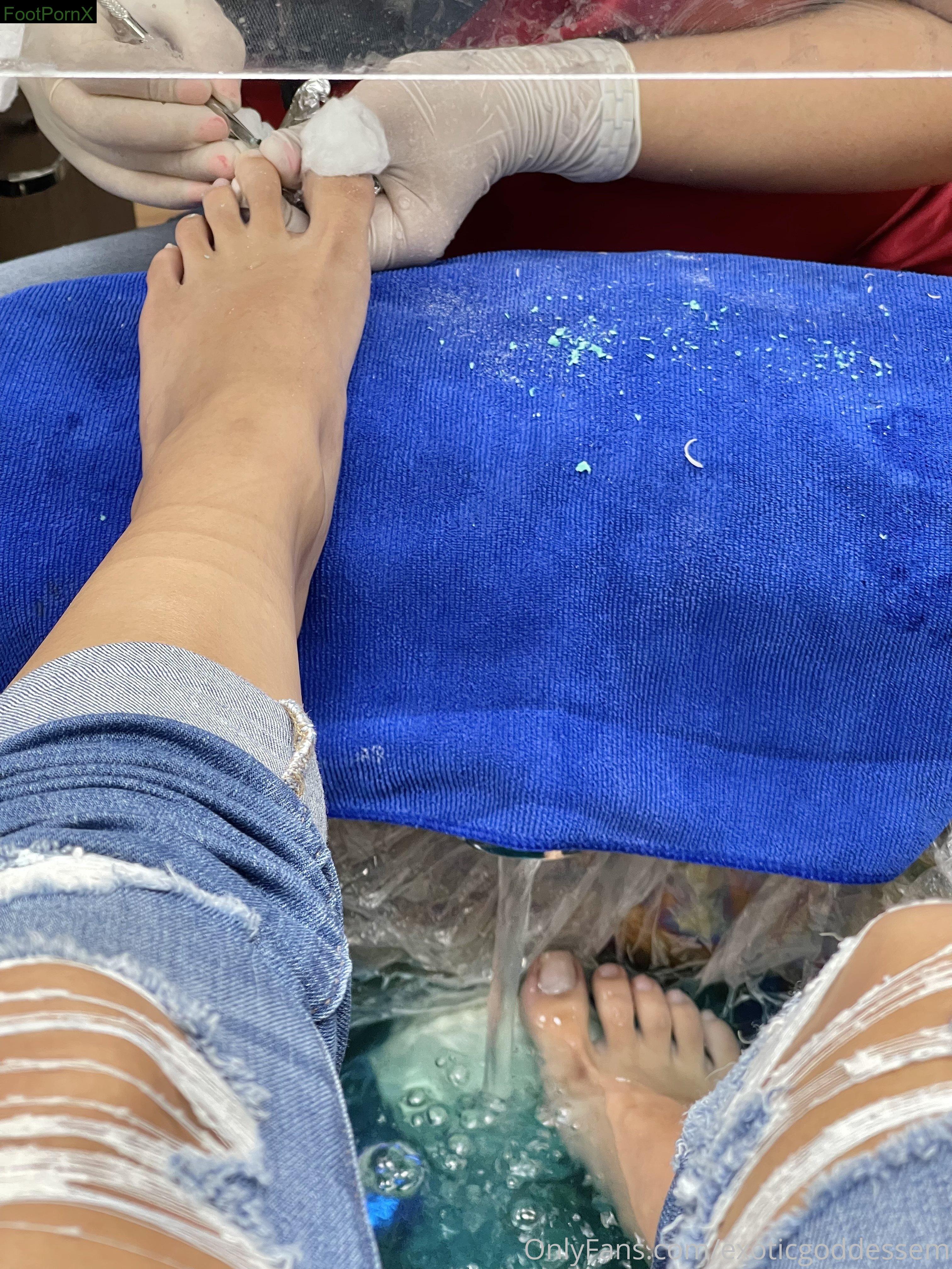 exoticgoddessem feet
