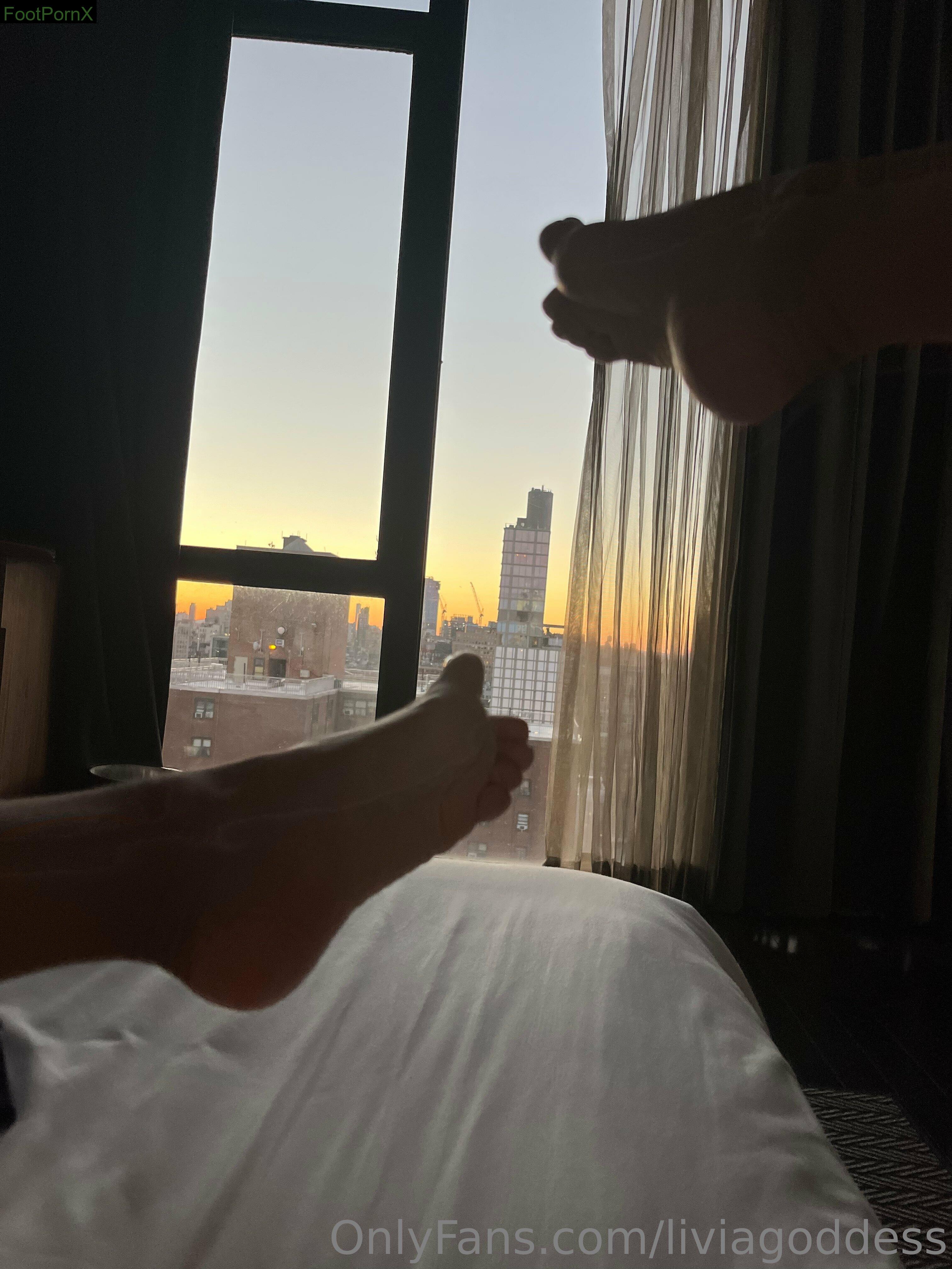 liviagoddess feet