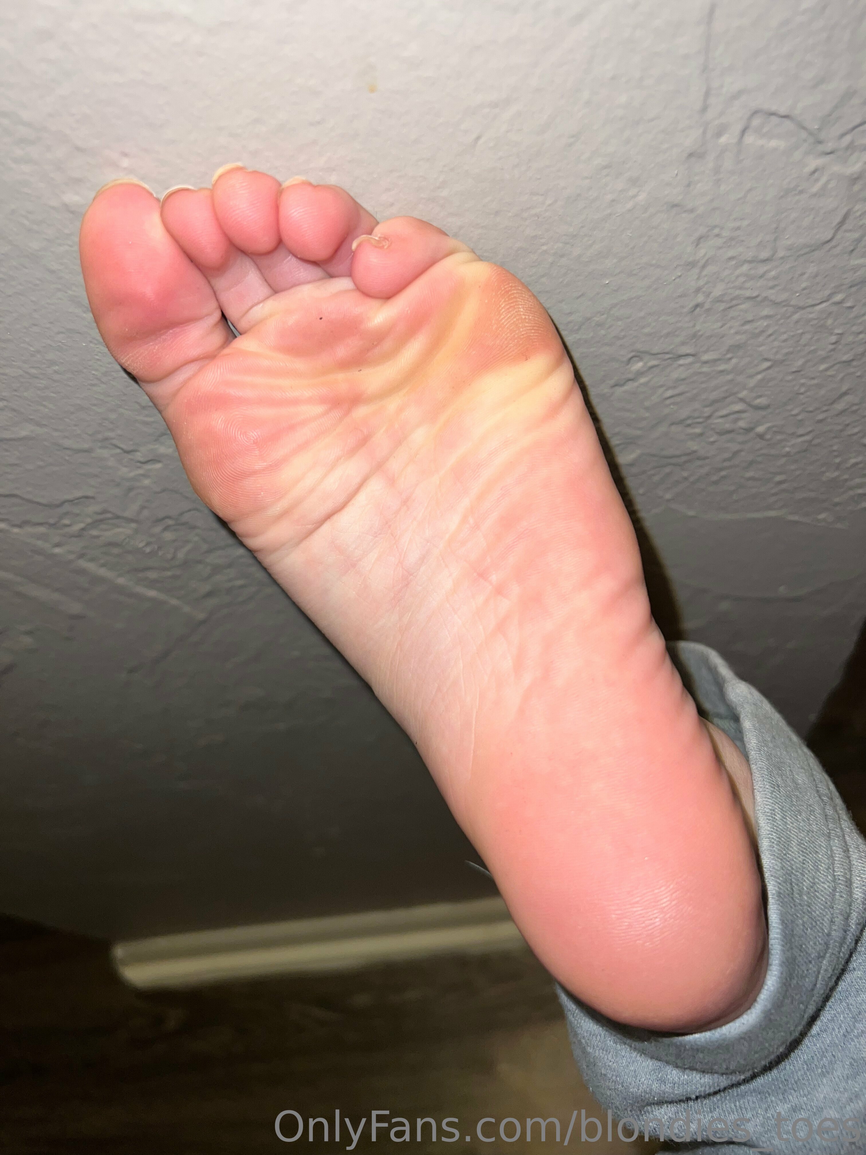 brees_feet1 feet