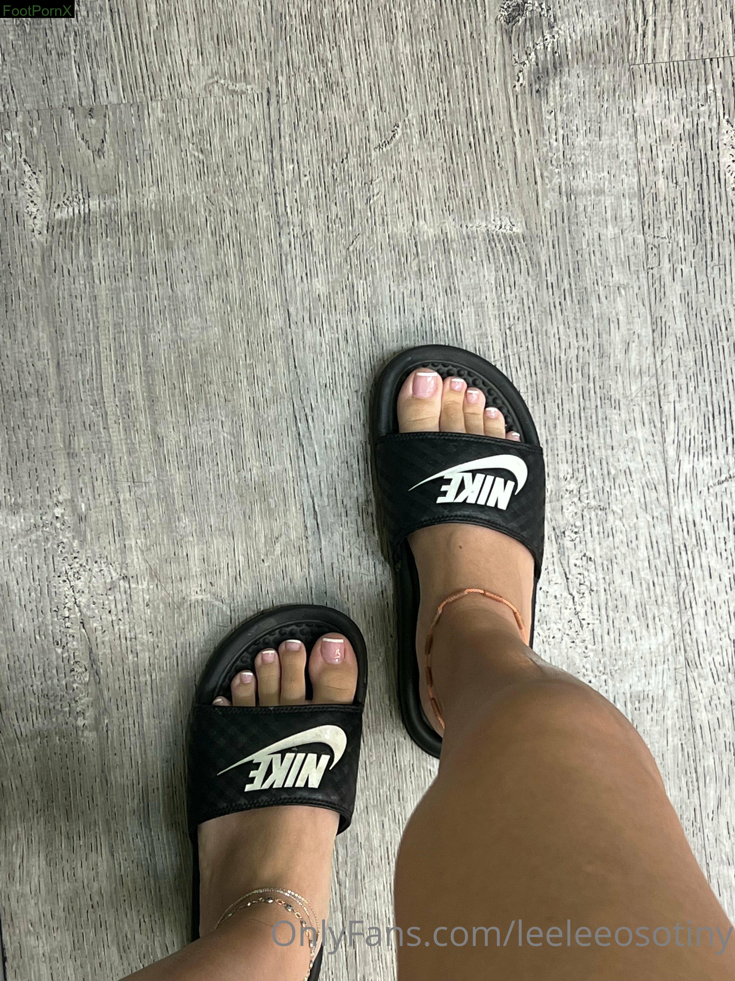 leeleeosotiny feet