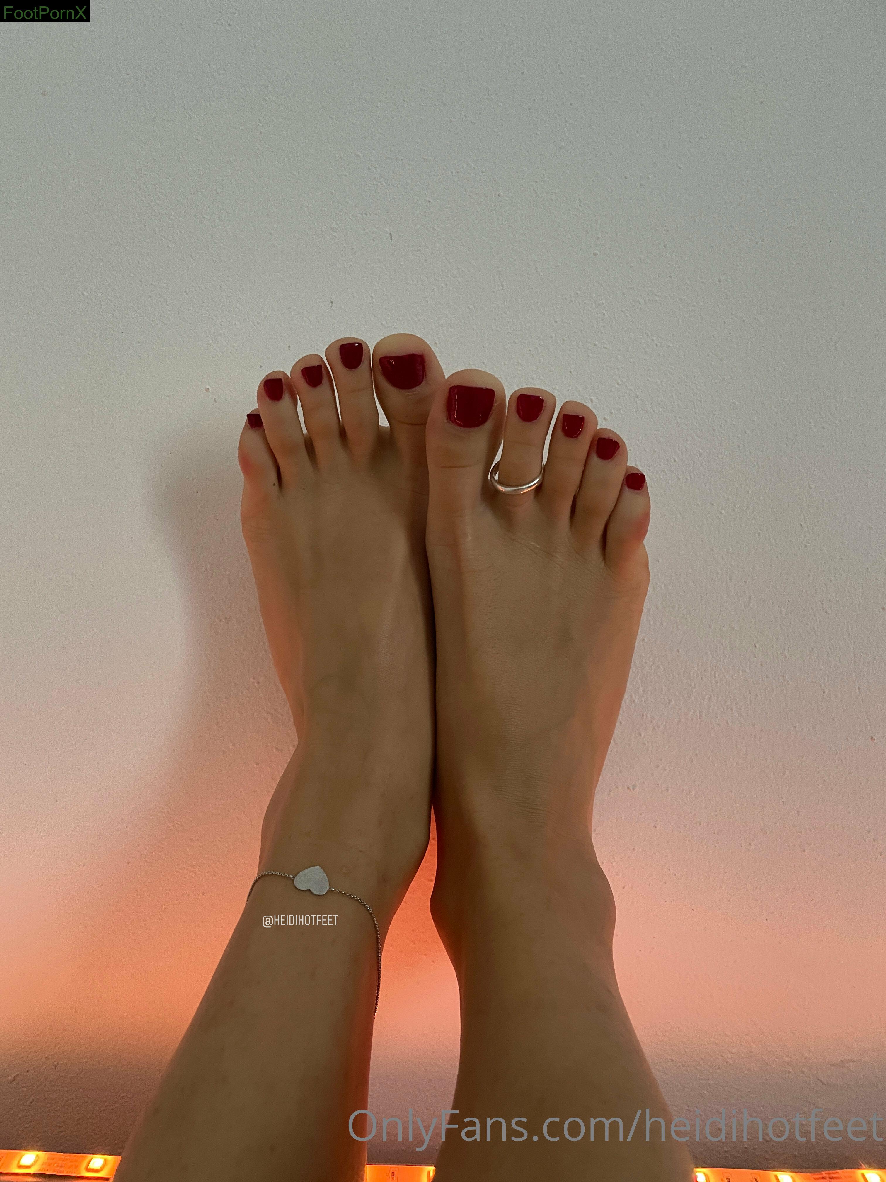 heidihotfeet feet