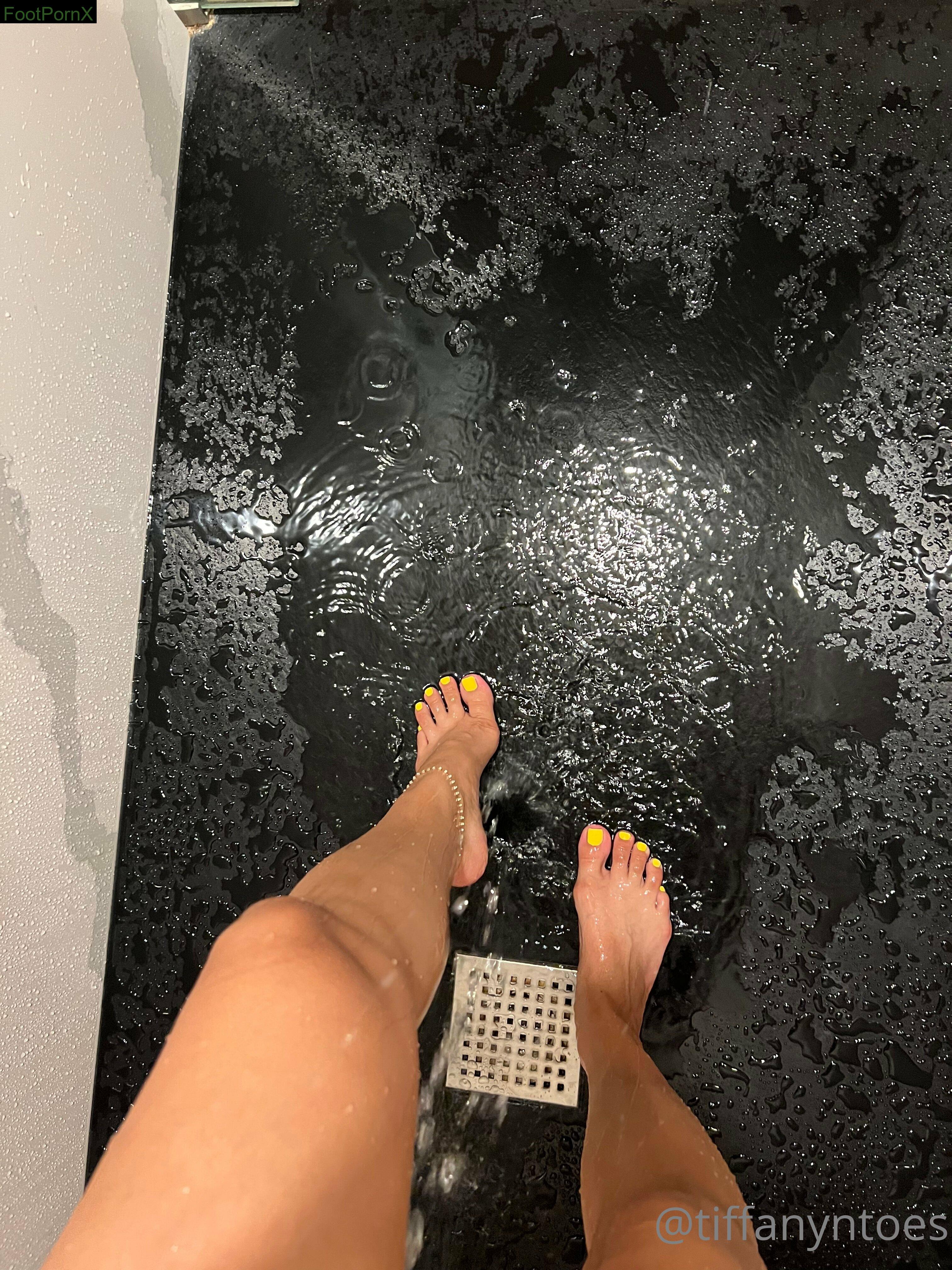 alittleoftiff feet