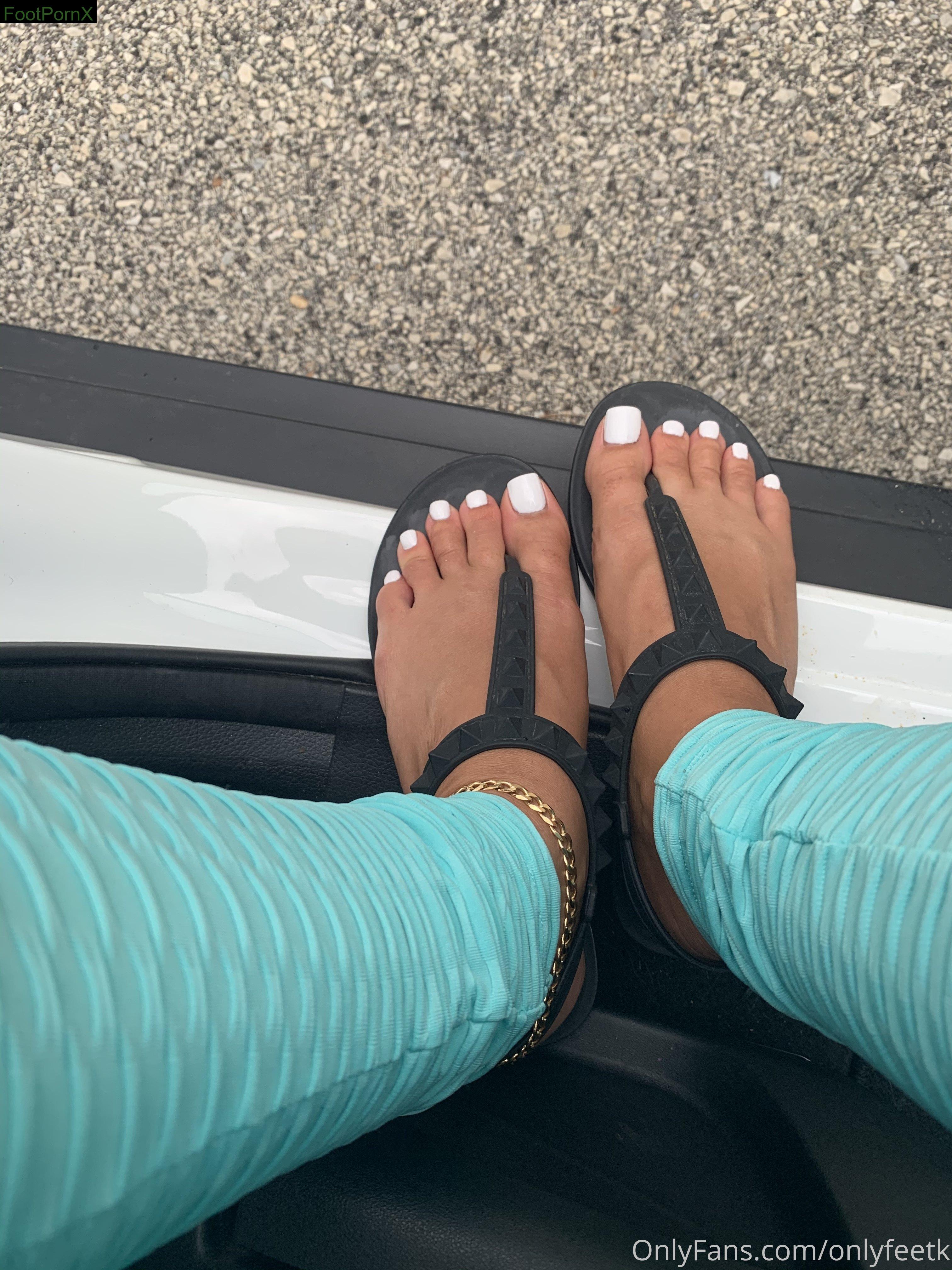 pinkprinsessa feet