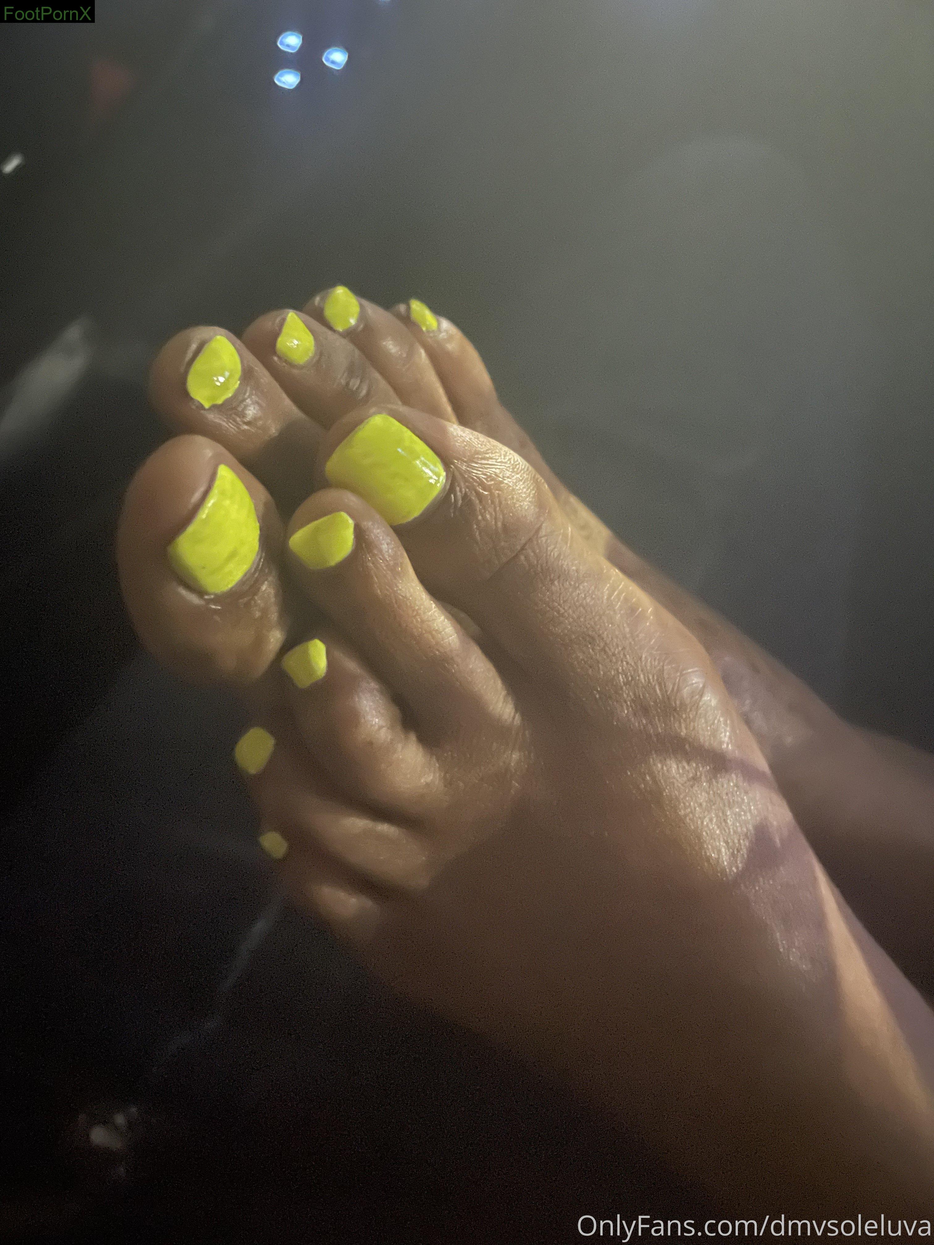 dmvsoleluva feet