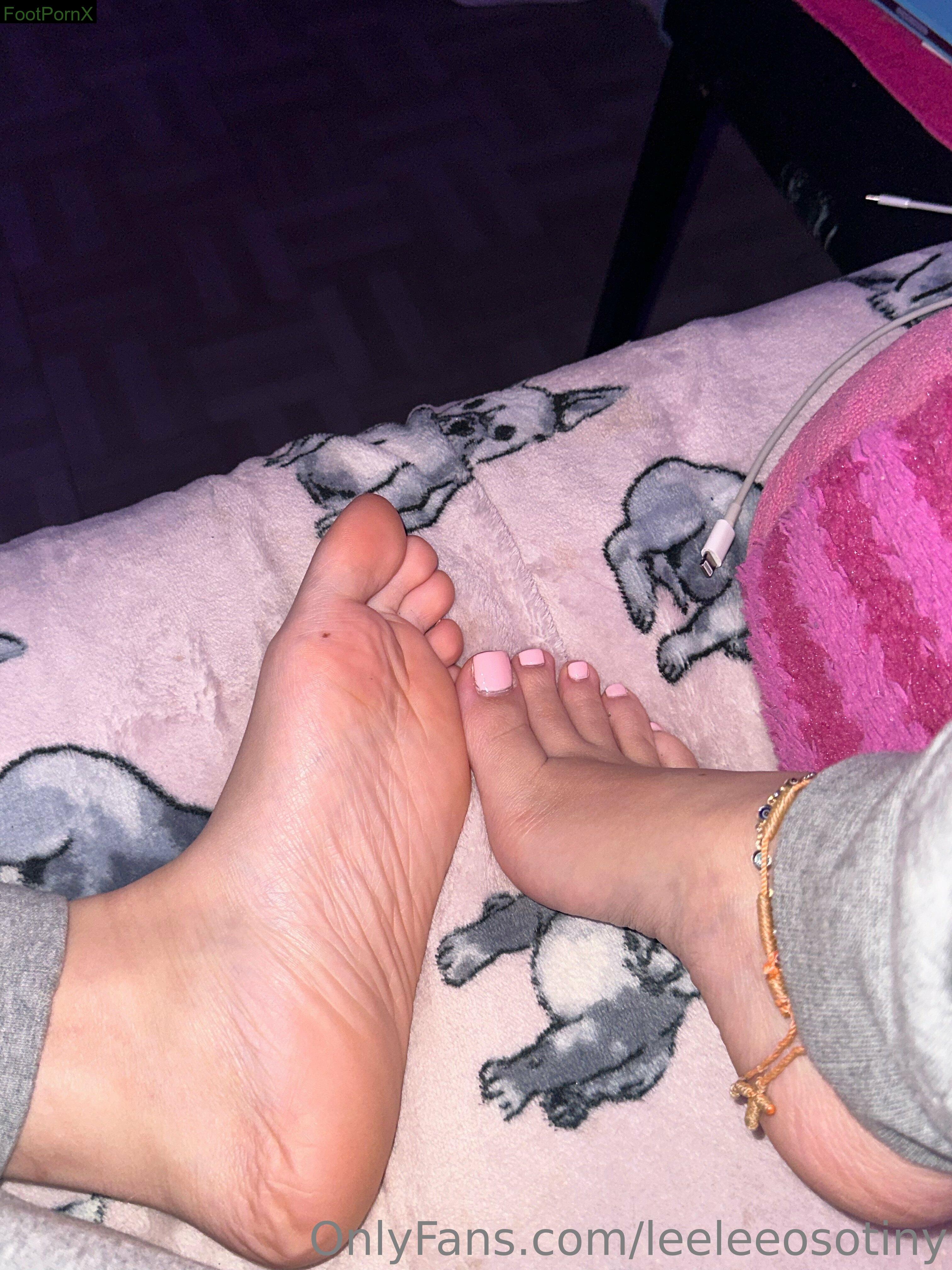 leeleeosotiny feet