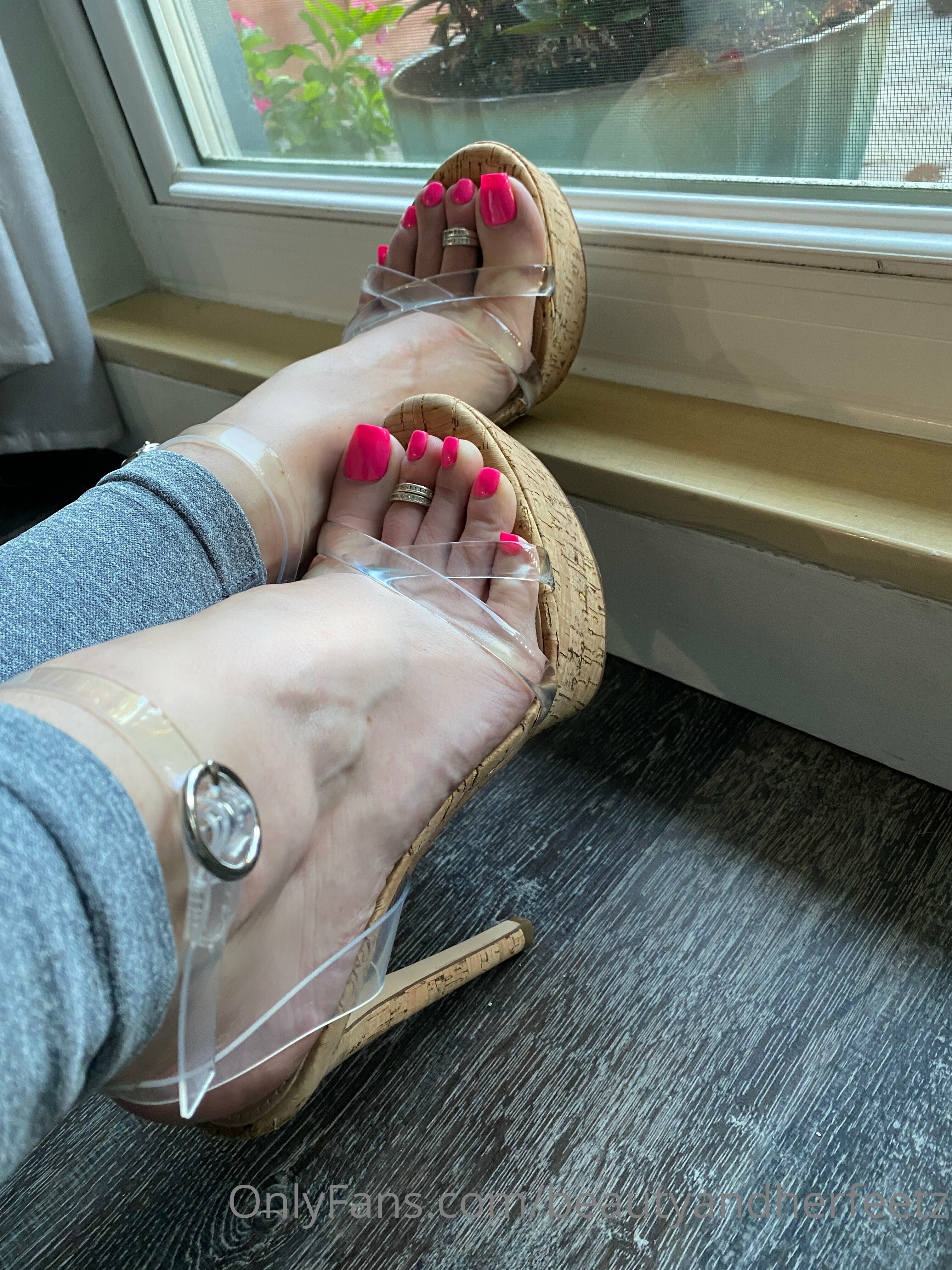 beautyandherfeetz feet