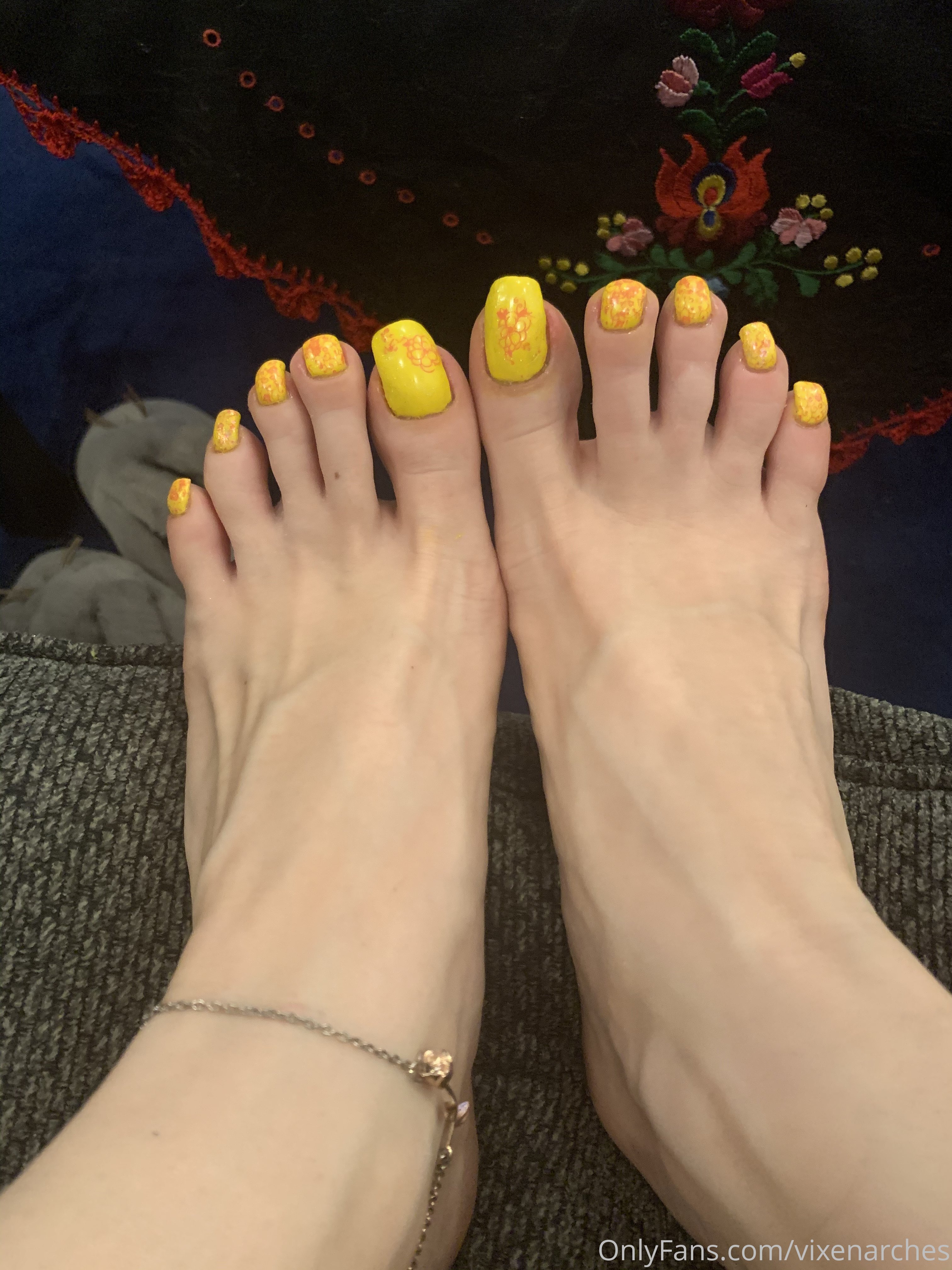 vixenarches feet