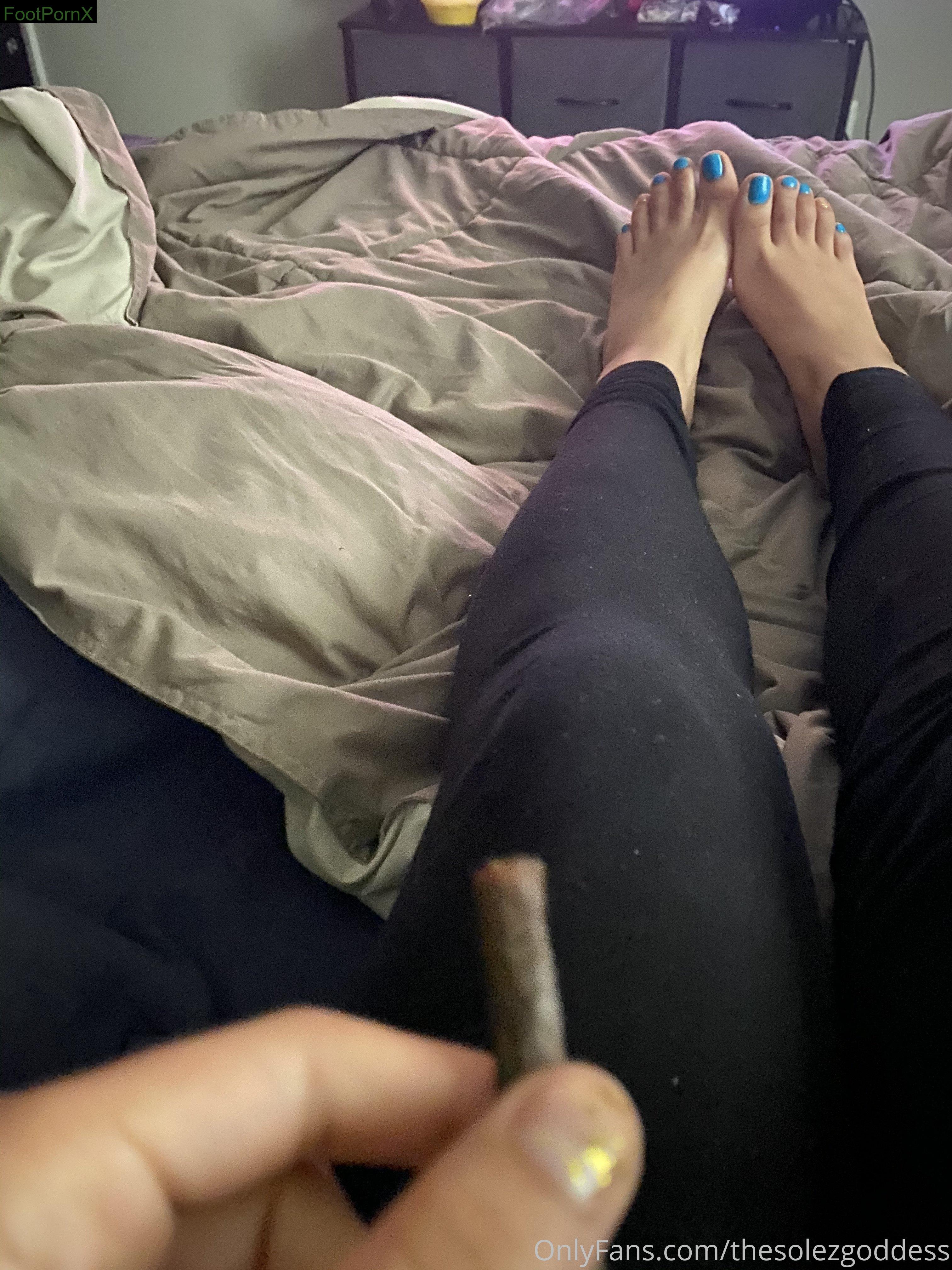 thesolezgoddess feet