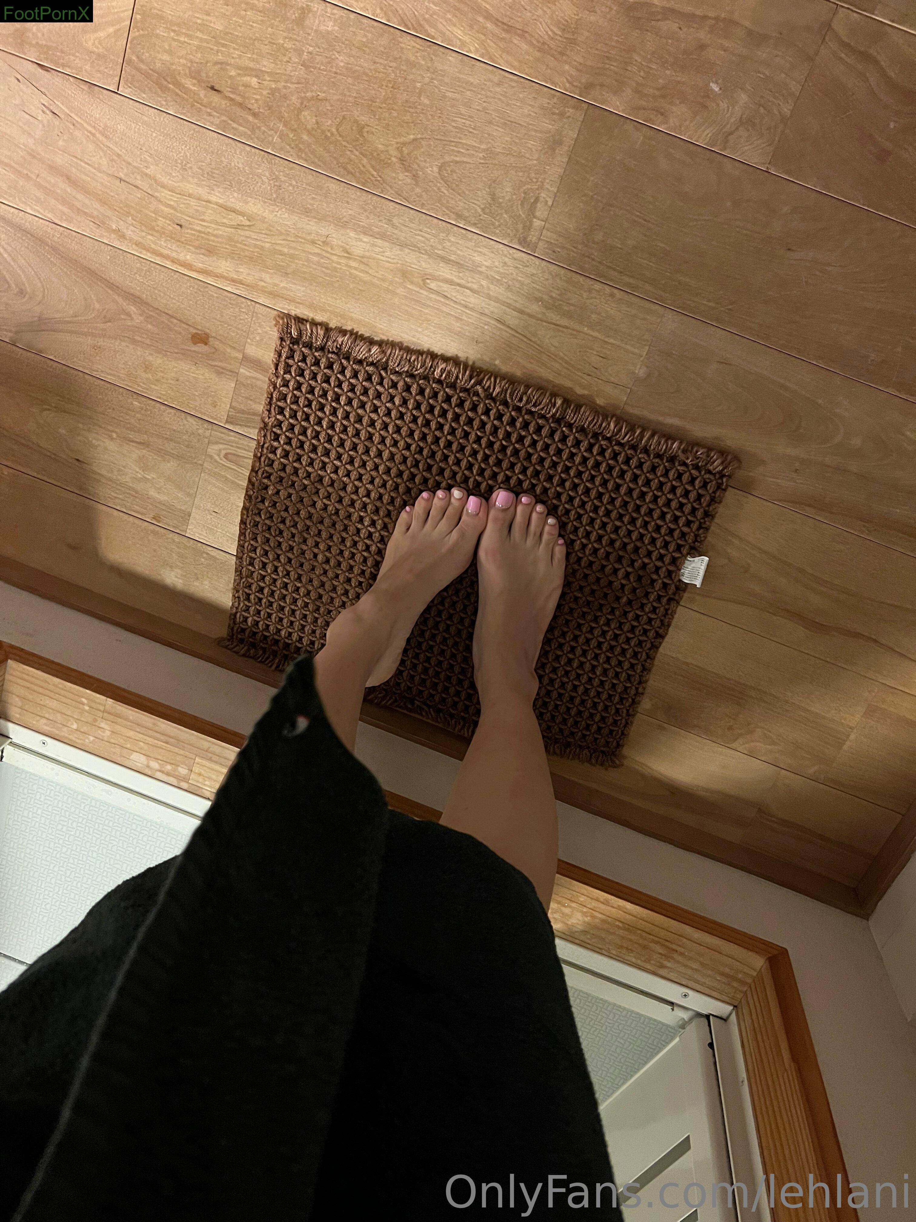 lehlani feet