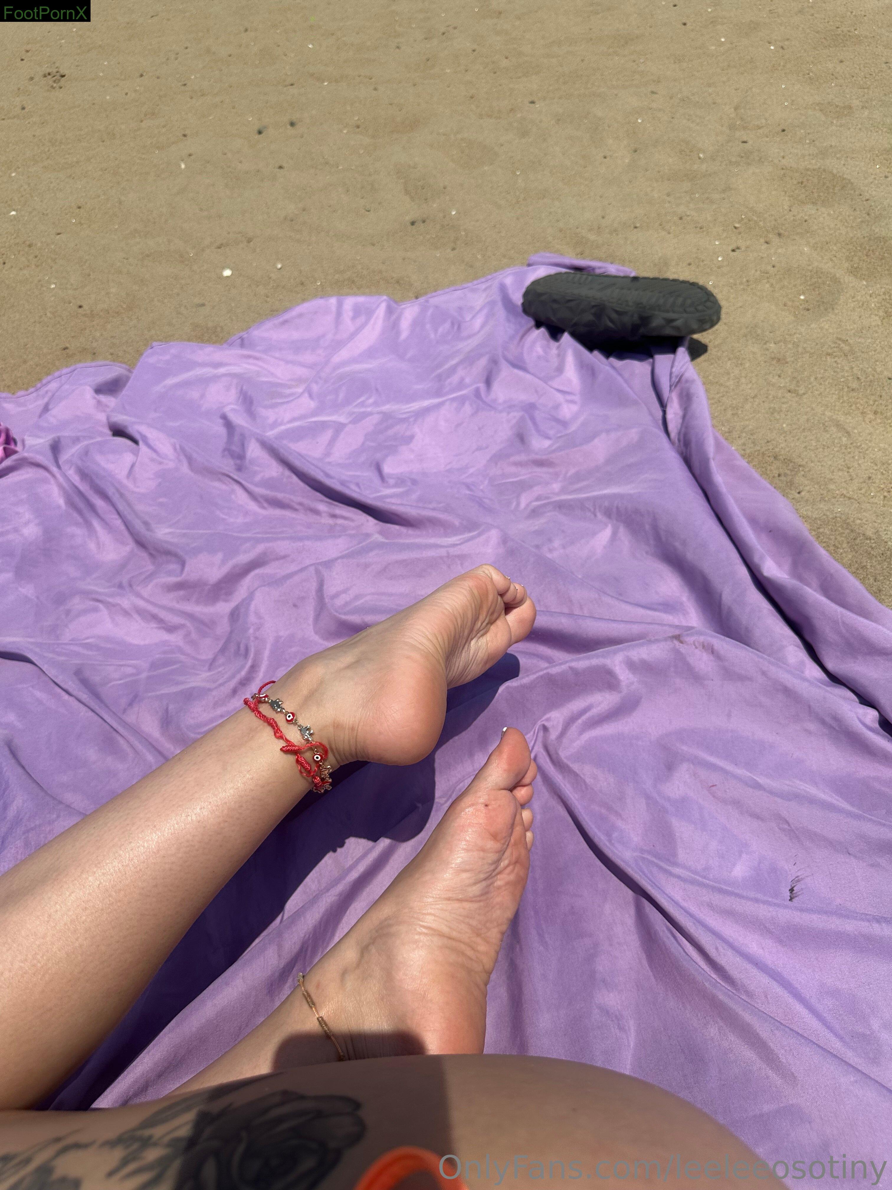 leeleeosotiny feet