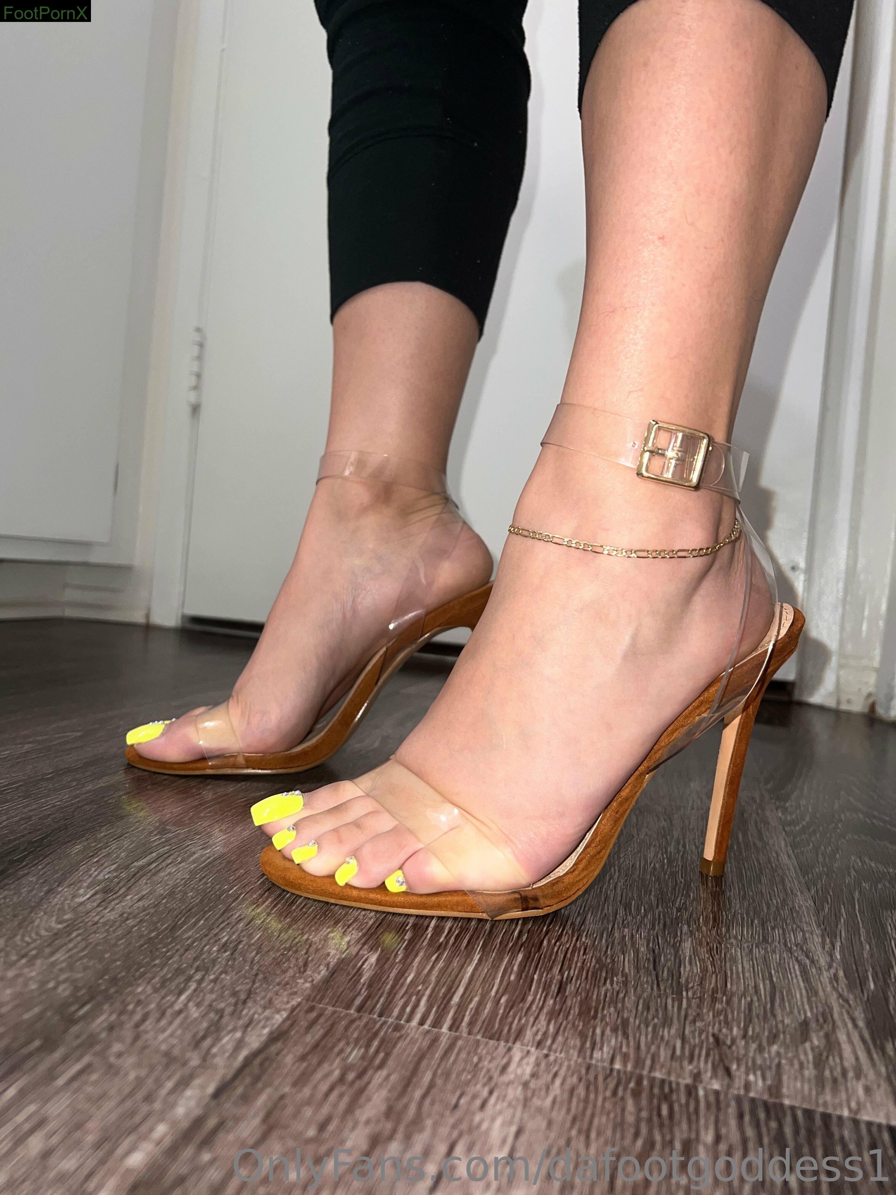 dafootgoddess1 feet