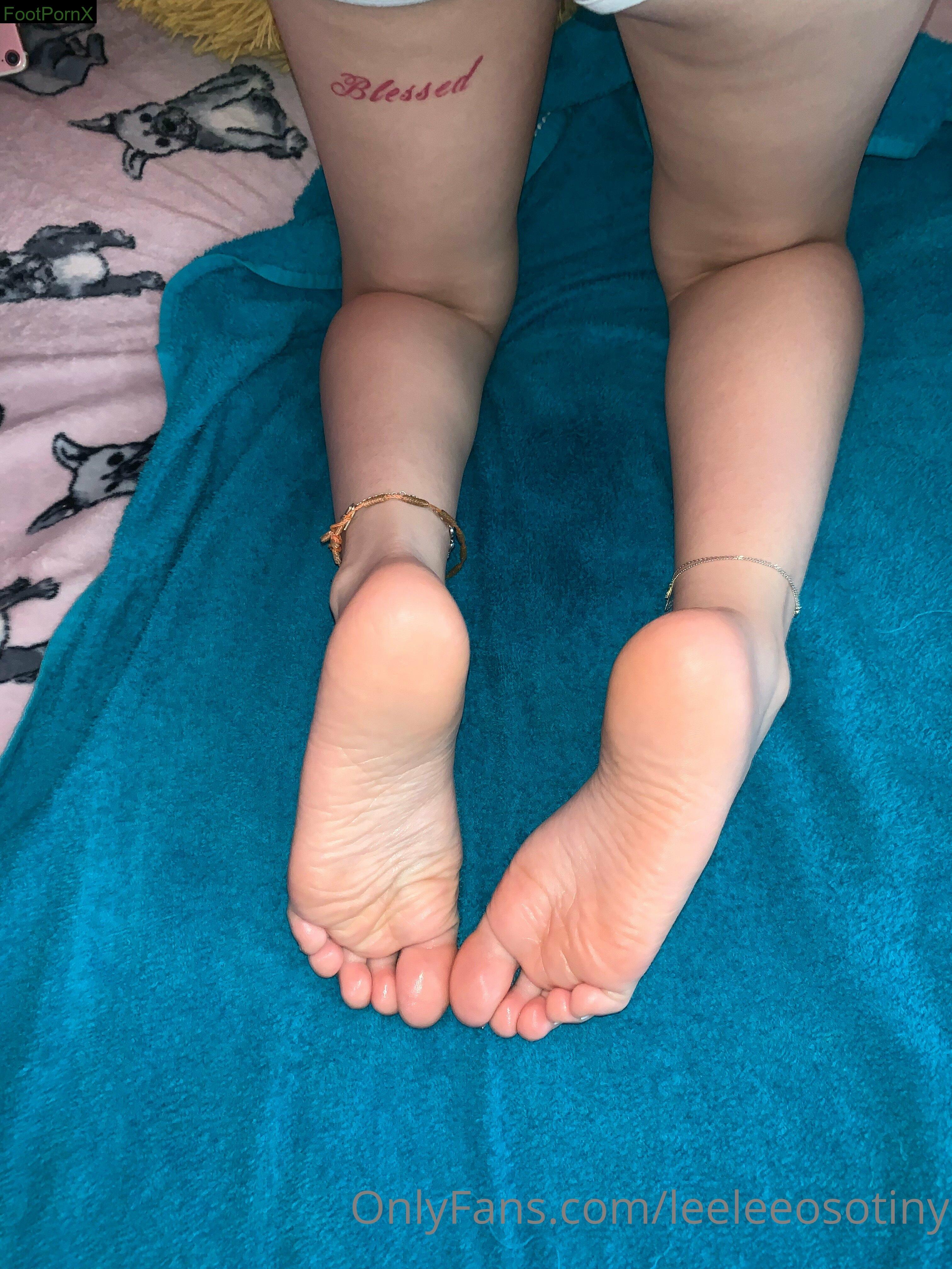 leeleeosotiny feet