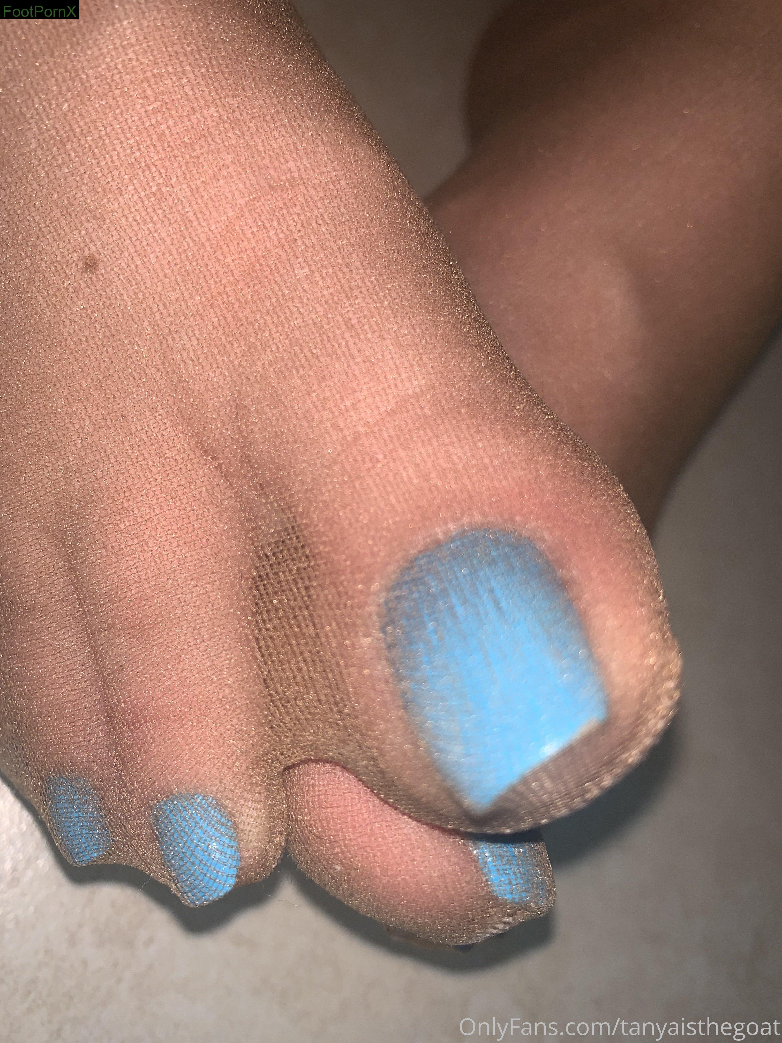 tanyaisthegoat feet