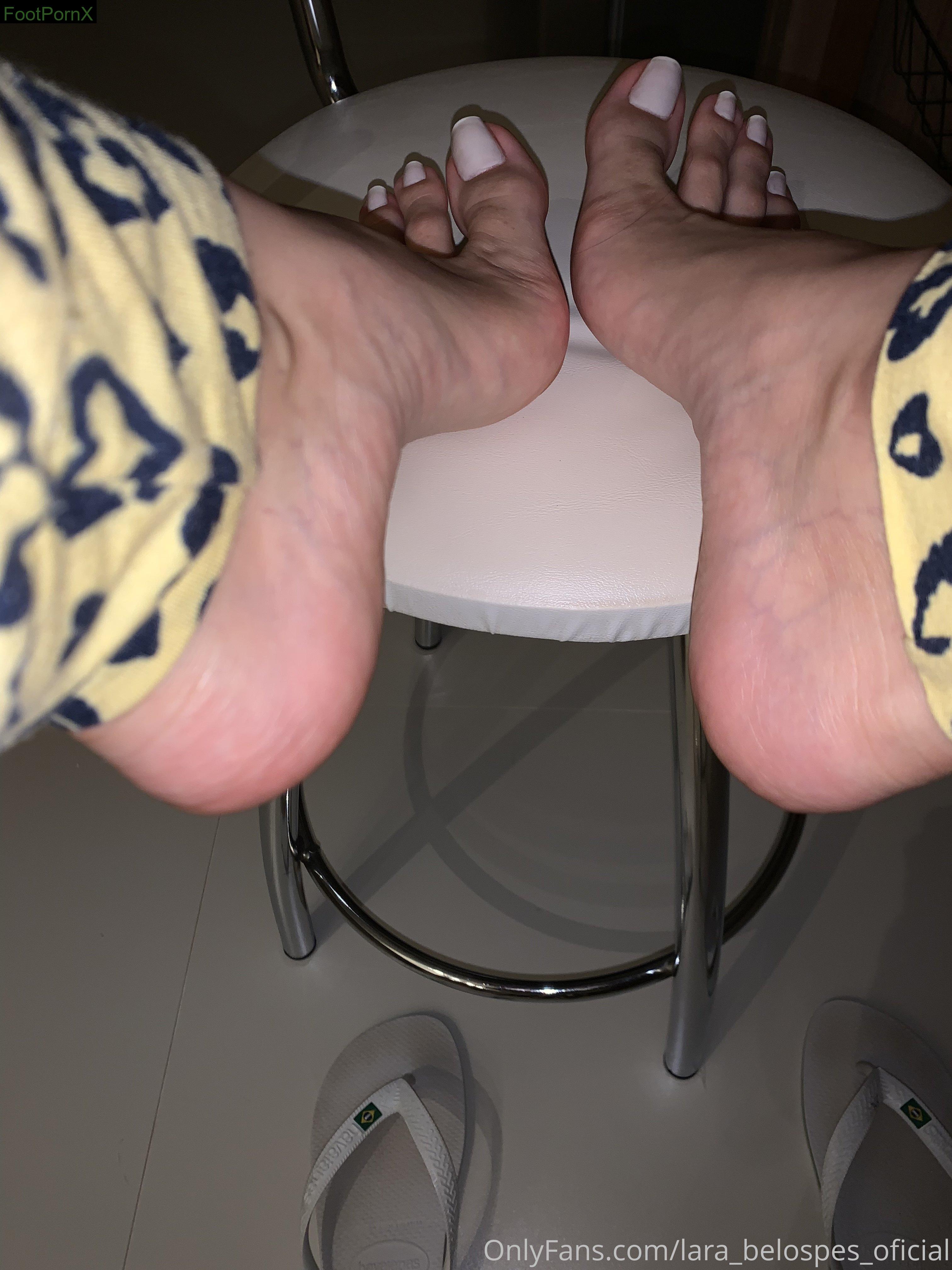 lara_belospes_oficial feet