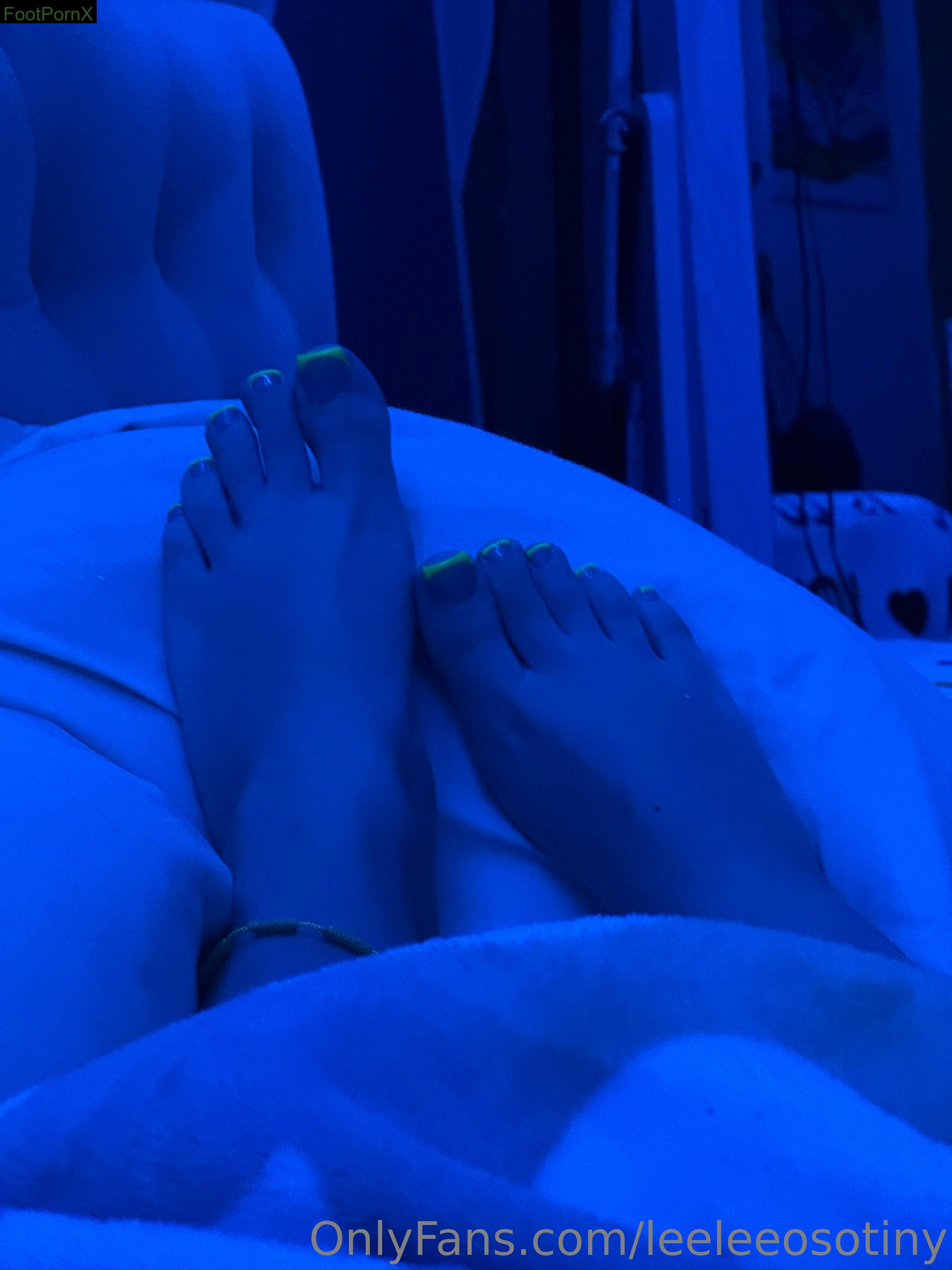 leeleeosotiny feet