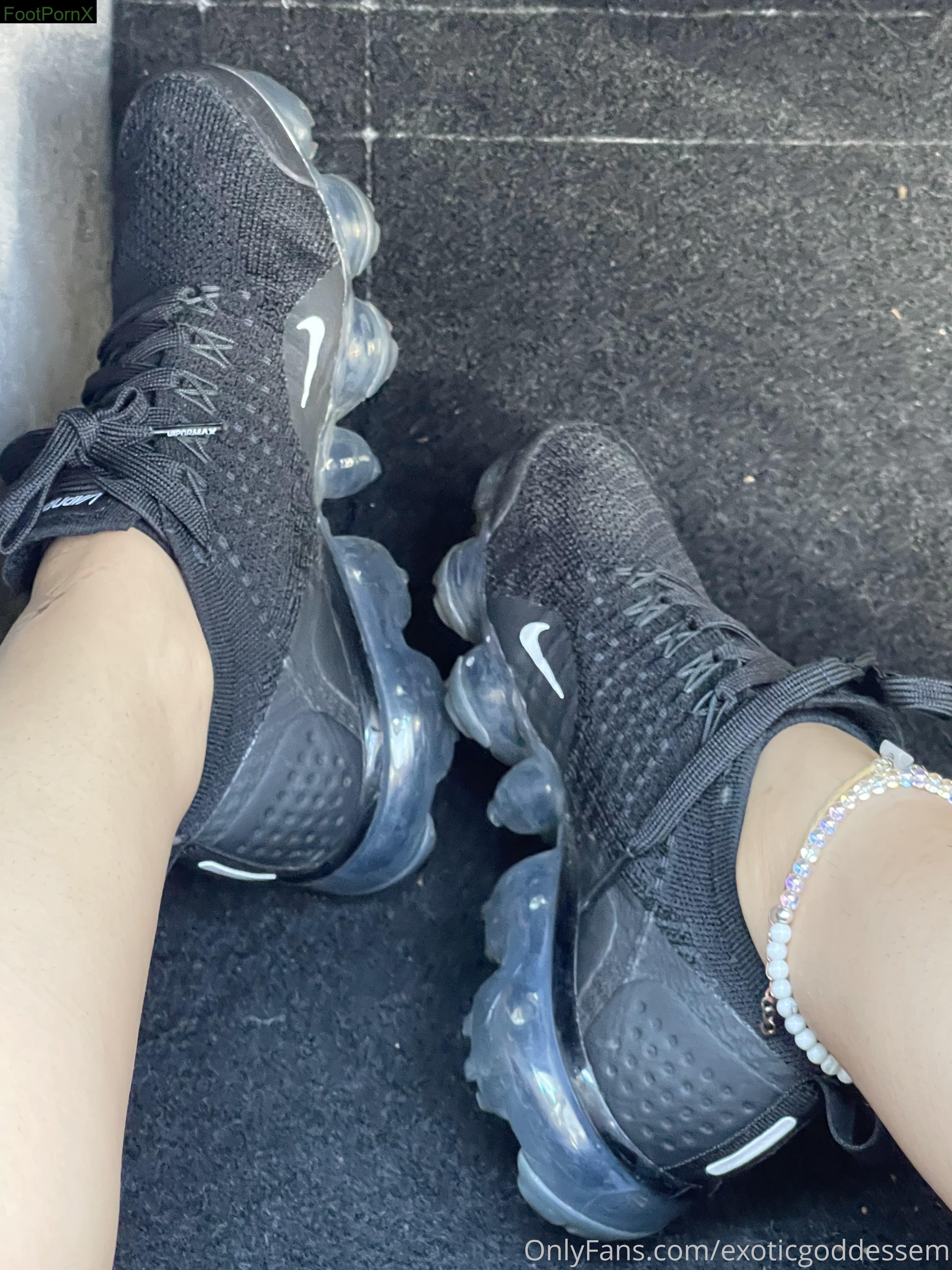exoticgoddessem feet