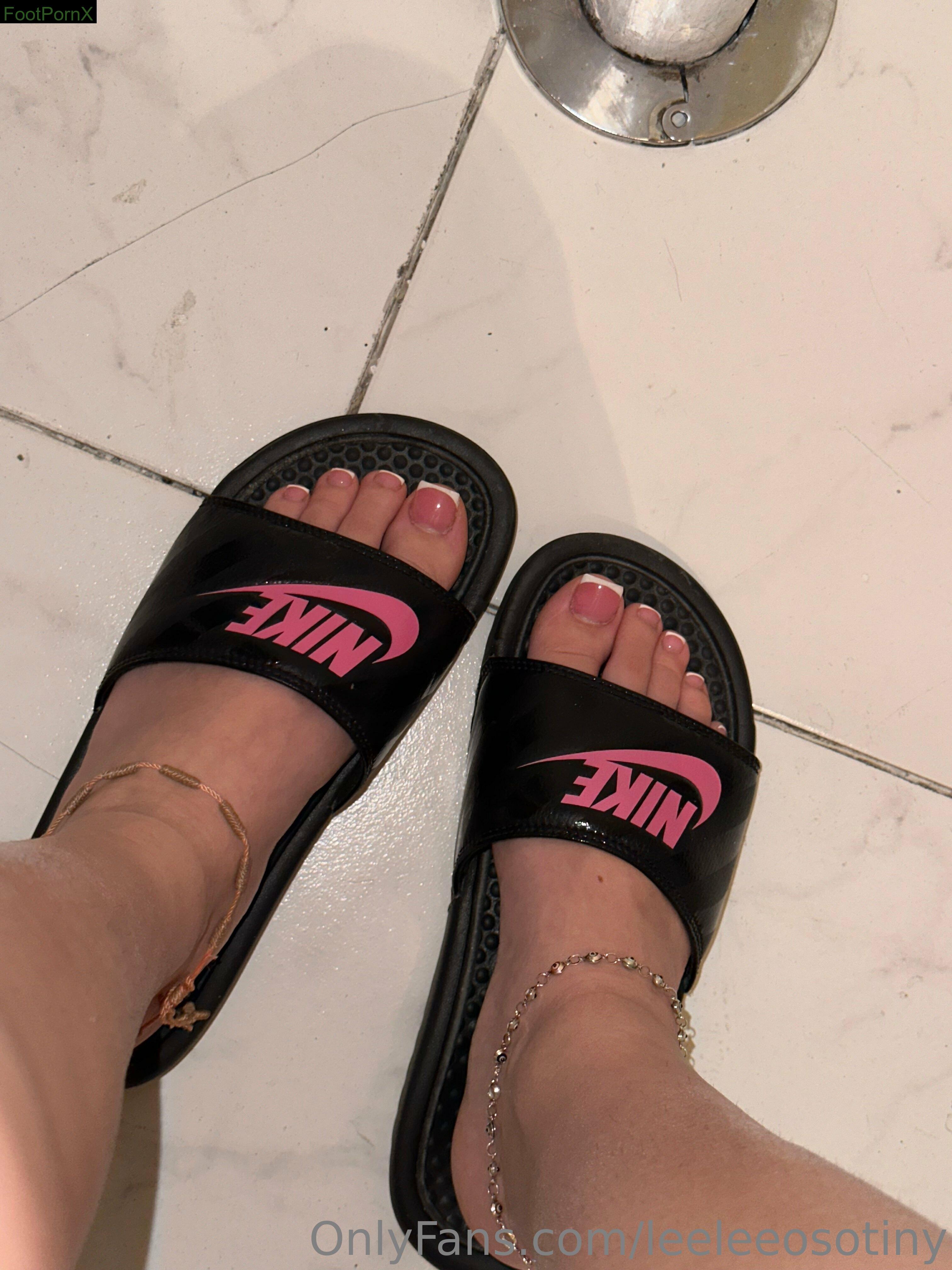leeleeosotiny feet