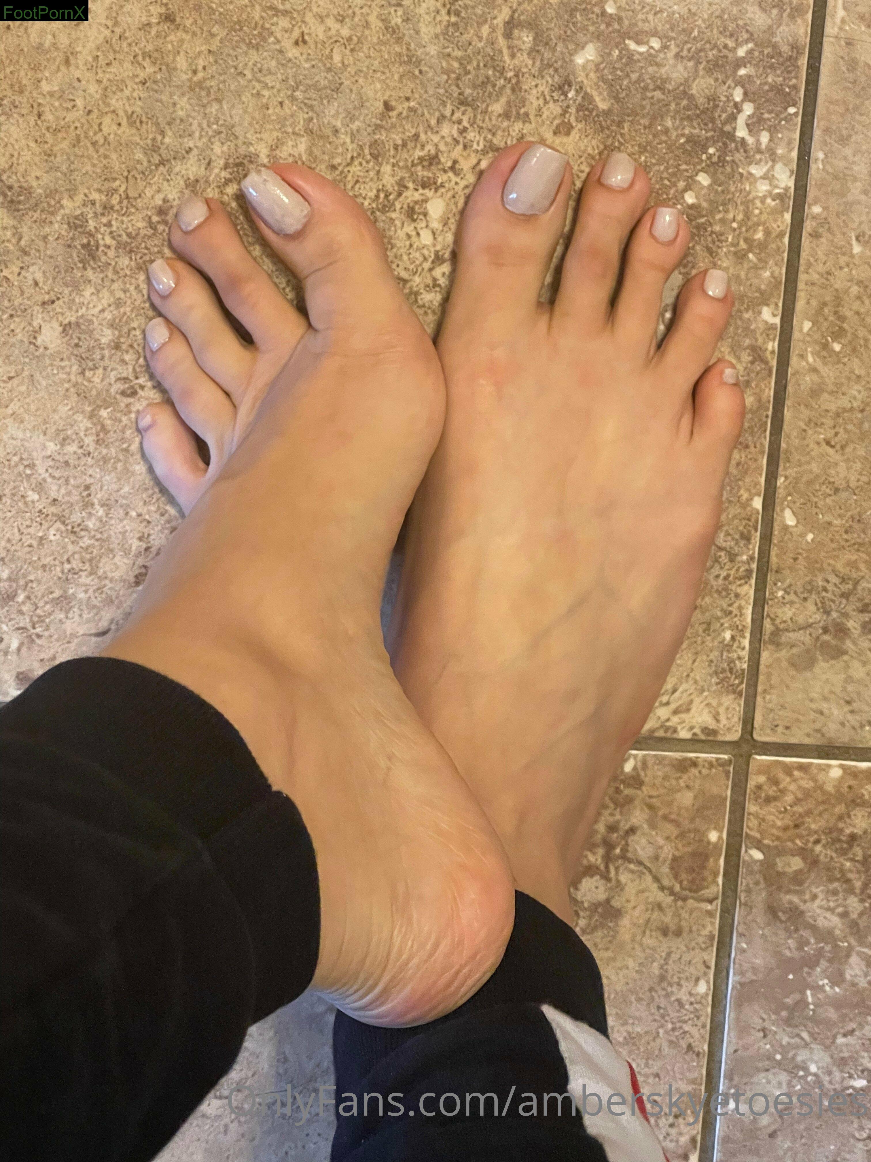 amberskyetoesies feet