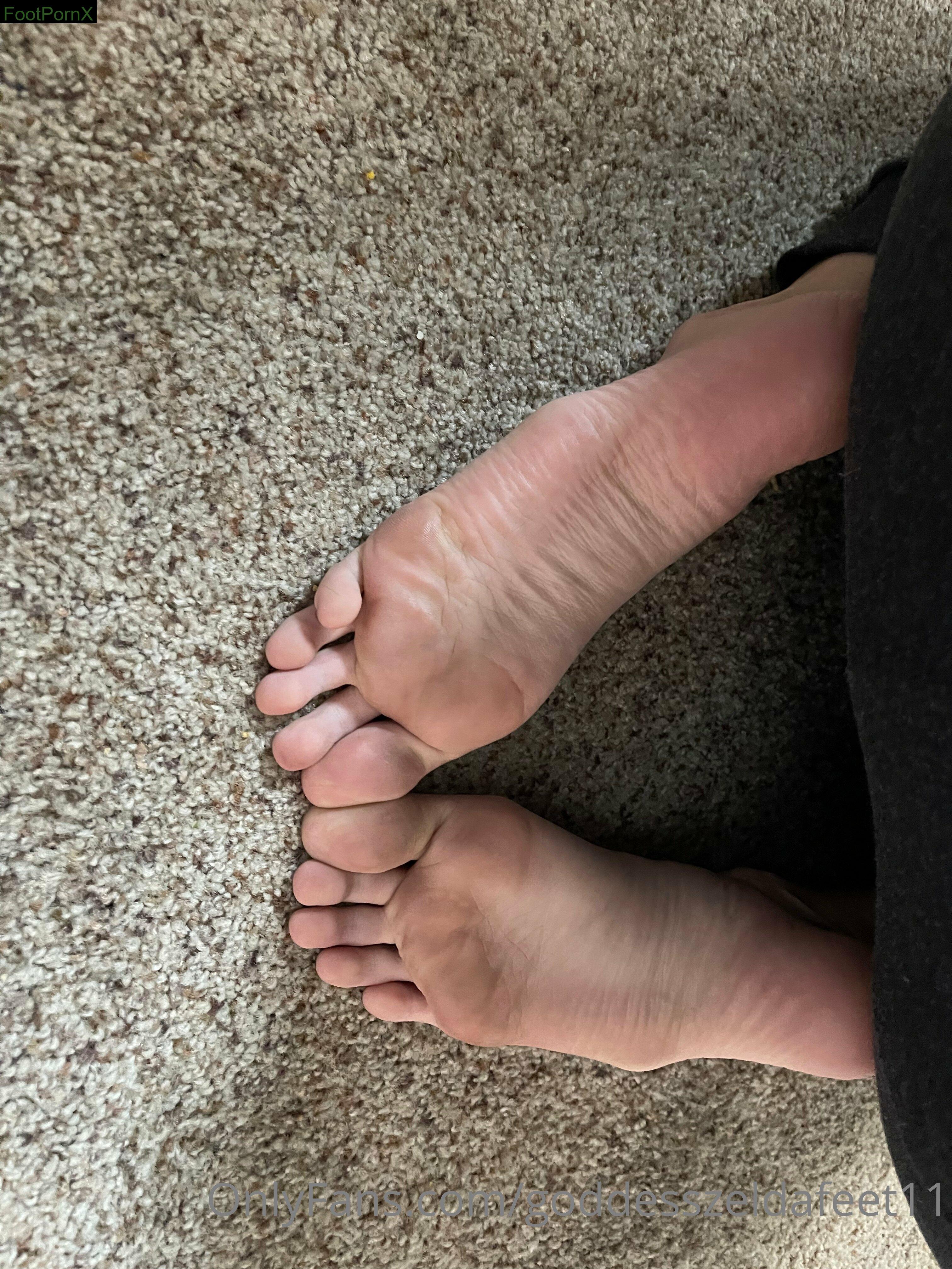 goddesszeldafeet11 feet