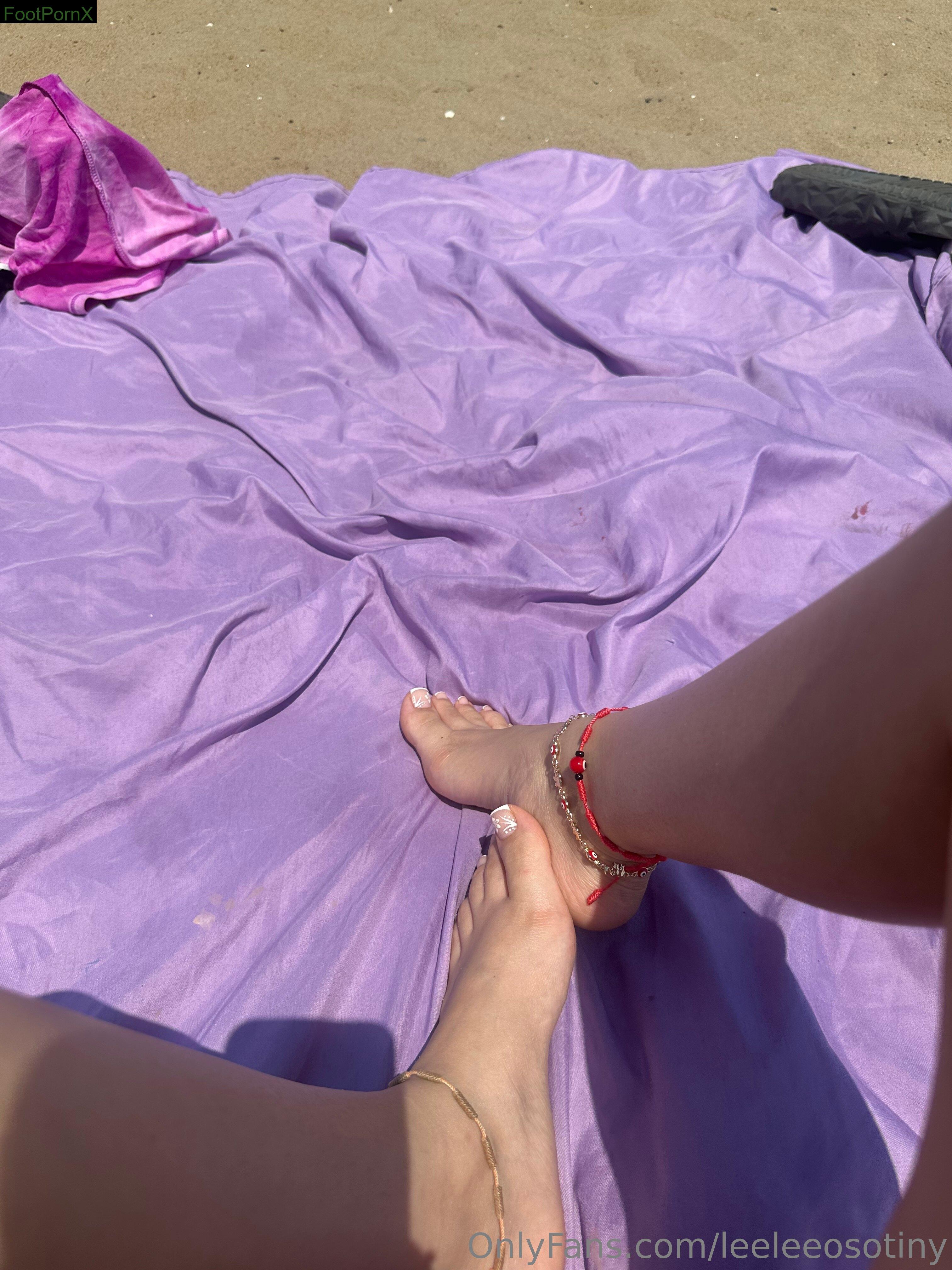 leeleeosotiny feet