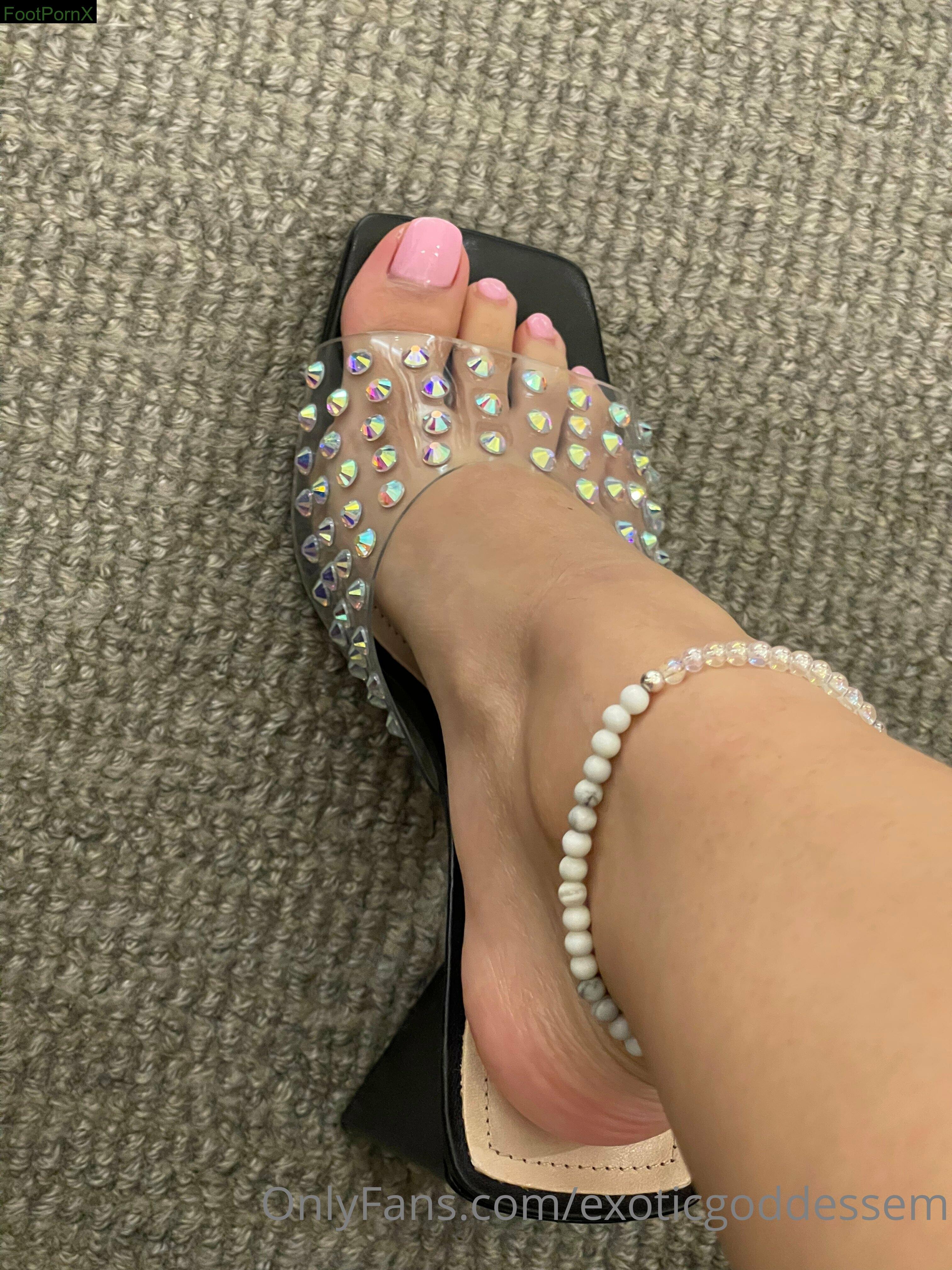 exoticgoddessem feet