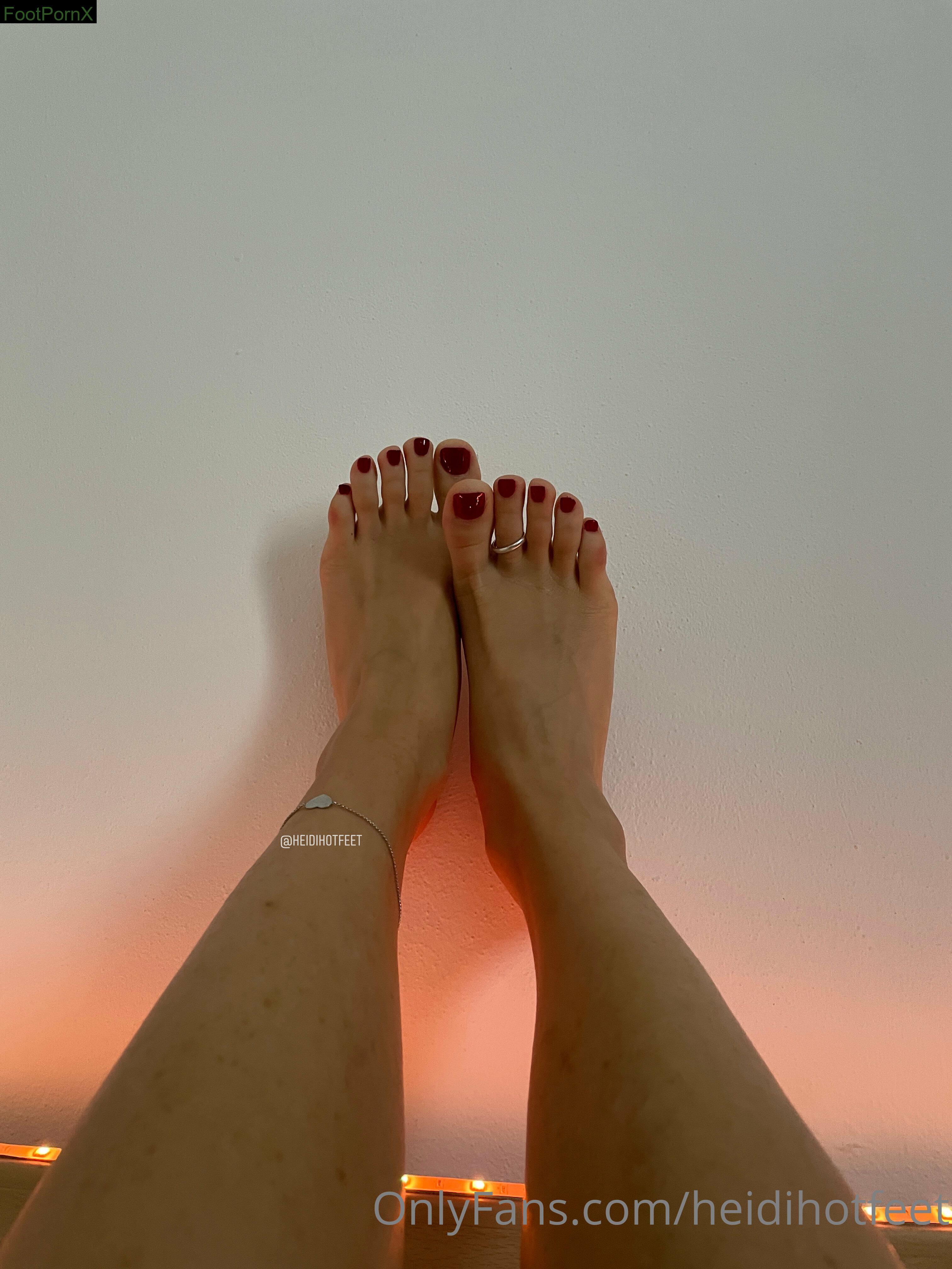 heidihotfeet feet