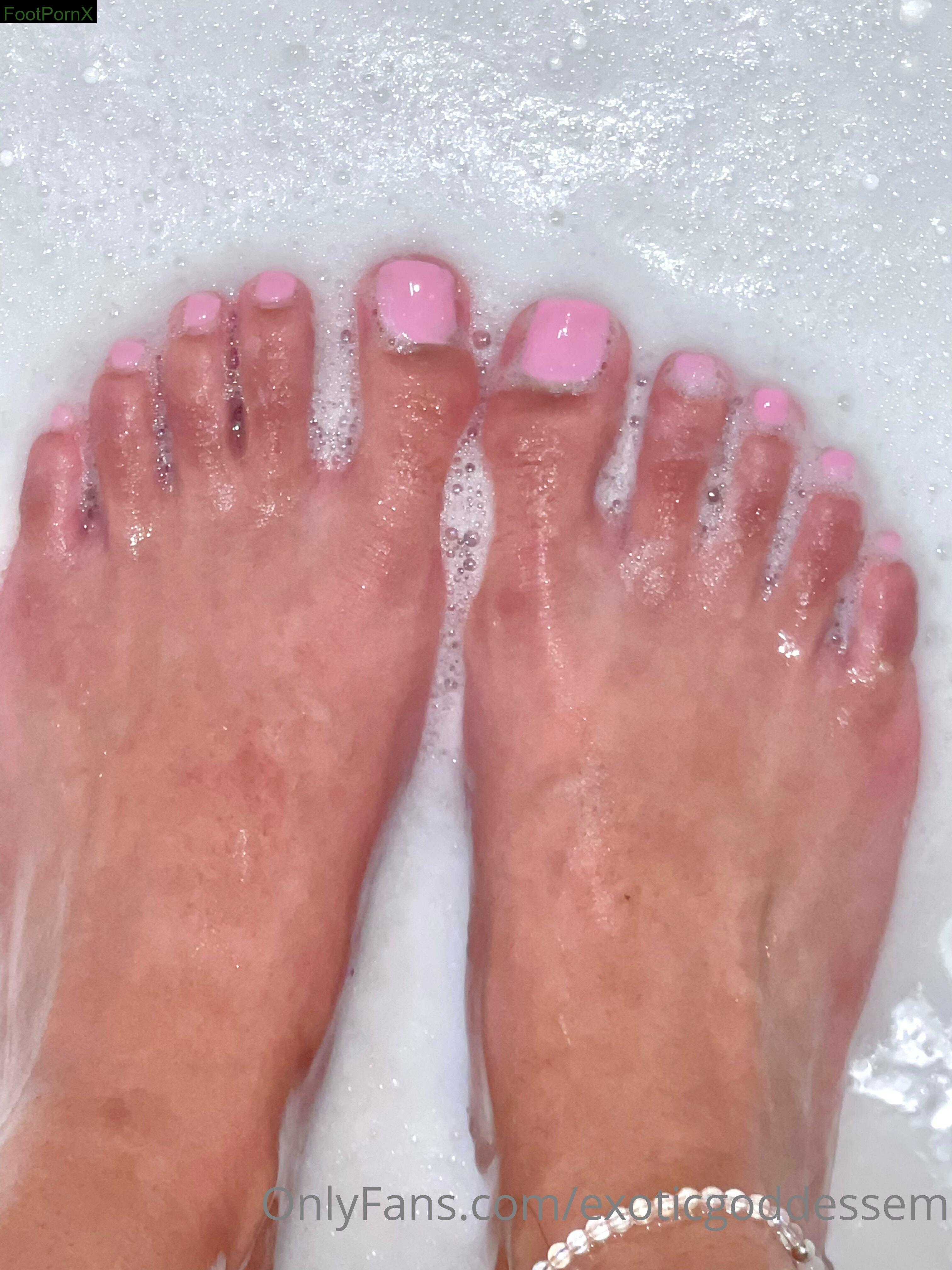exoticgoddessem feet