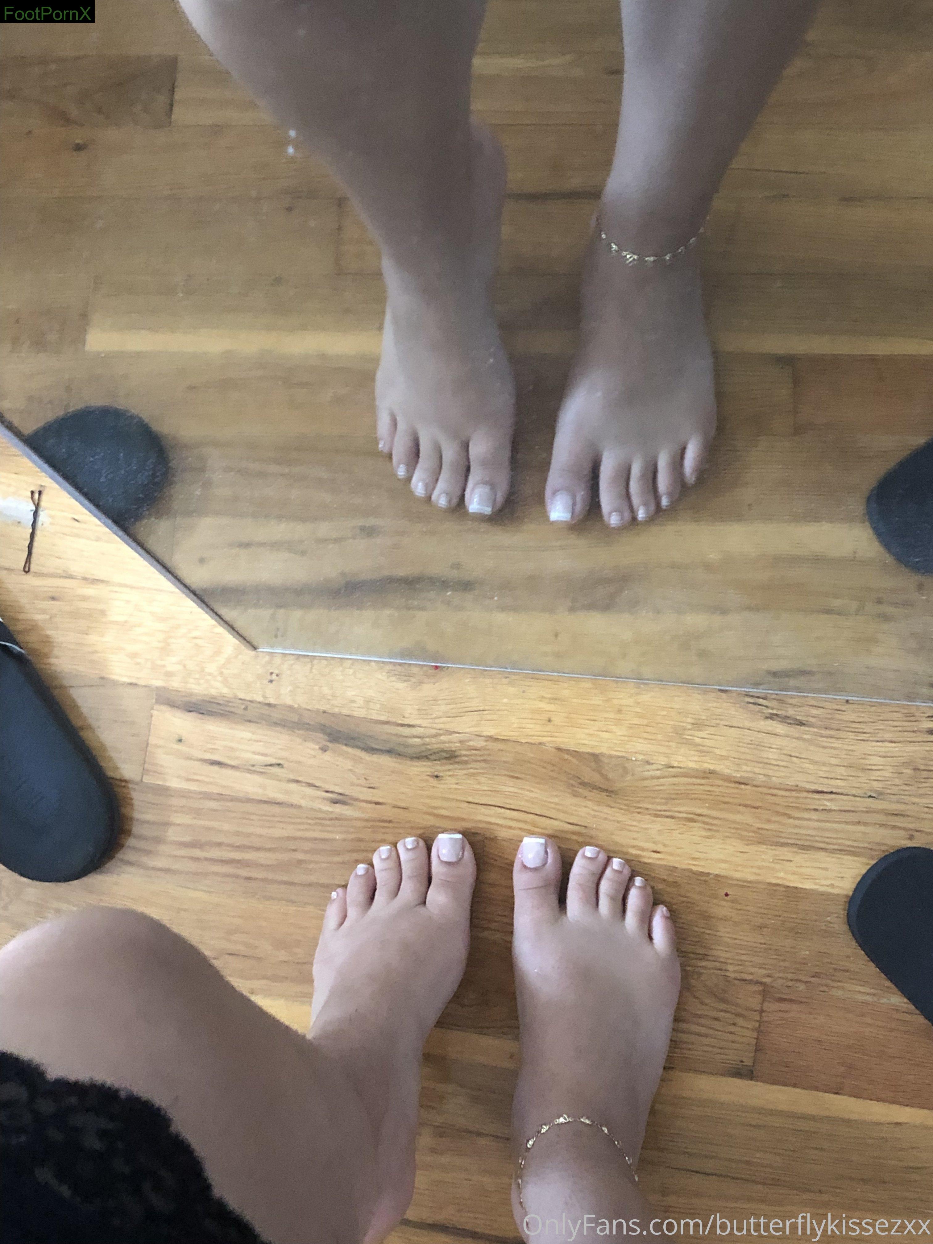 dirtydiannaaa feet